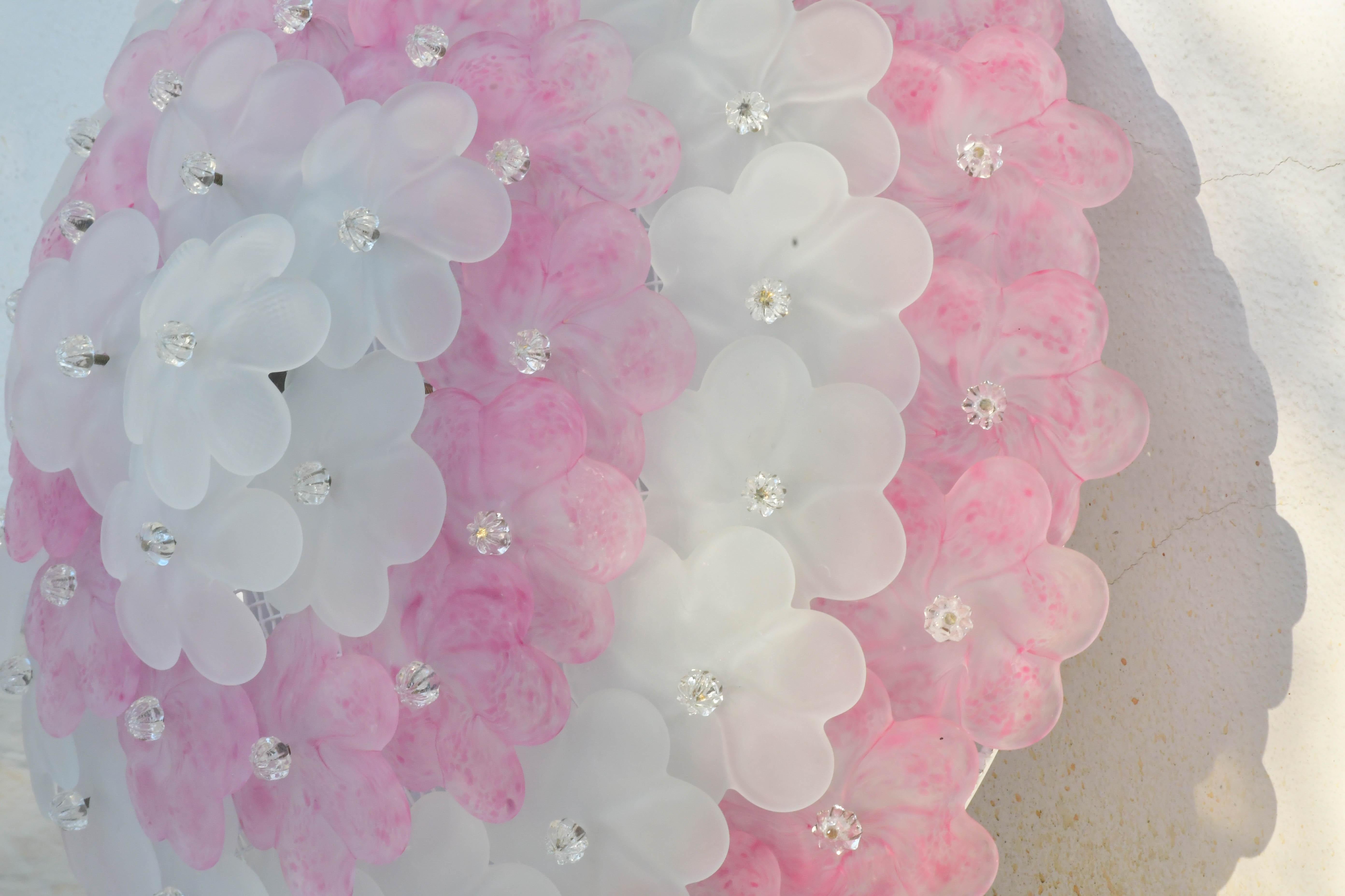 Elegant Murano Ceiling Light Pink Flower by Seguso for Venini, Italy (Ende des 20. Jahrhunderts) im Angebot