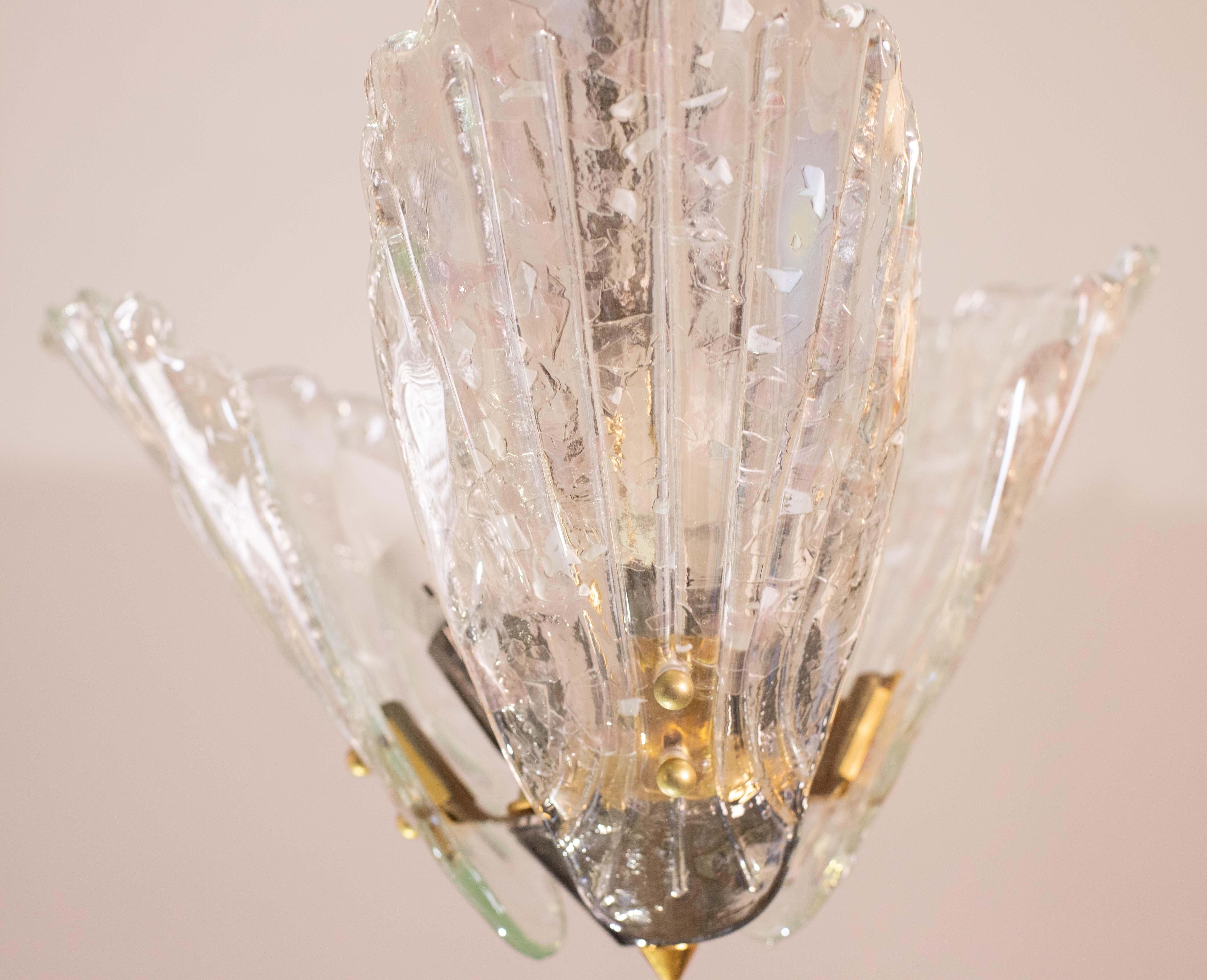Elegant Murano Chandelier with 3 Leaves Iridescent in Murano Glass For Sale 8