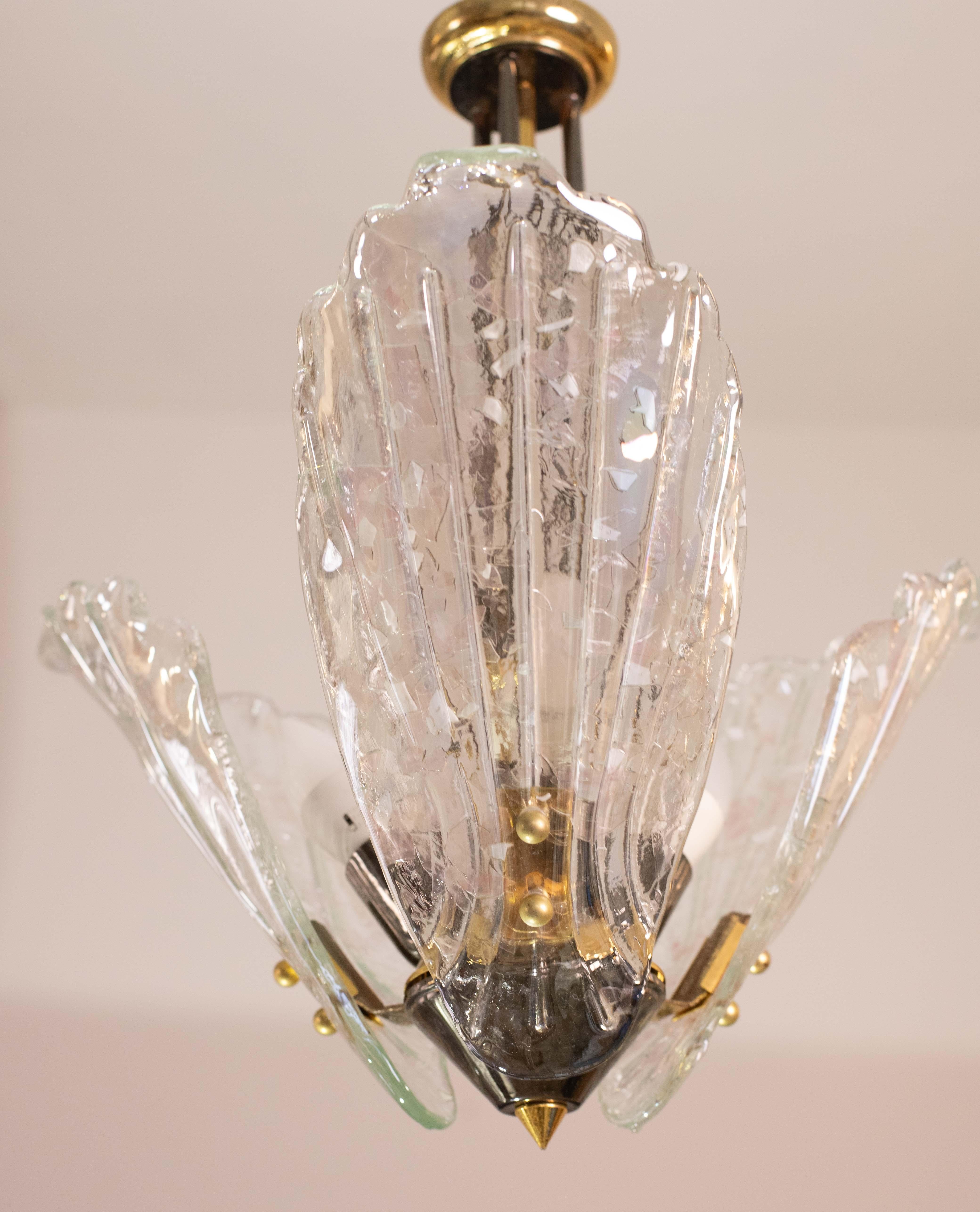 Elegant Murano Chandelier with 3 Leaves Iridescent in Murano Glass For Sale 10