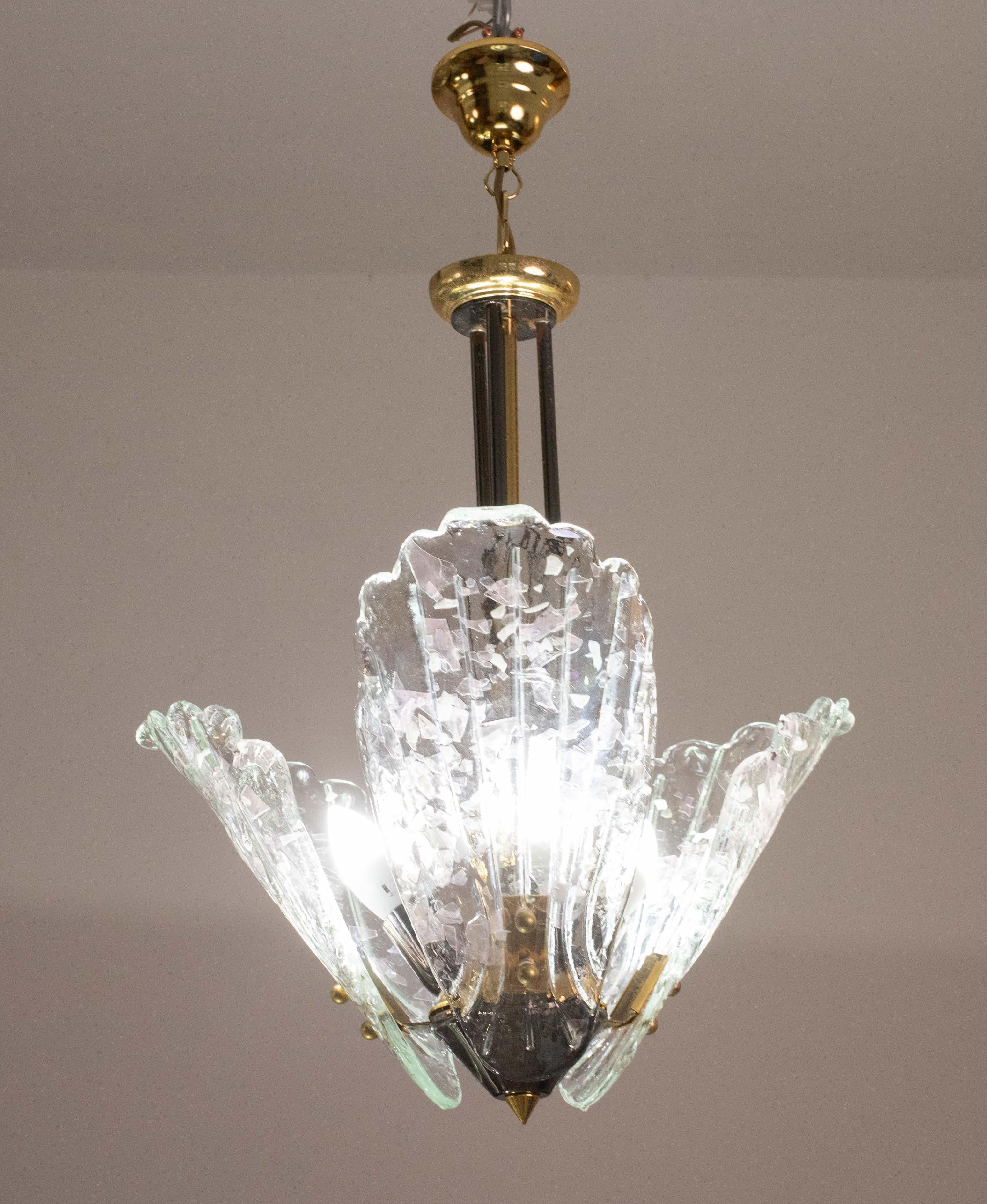 Elegant Murano chandelier with 3 murano glass leaves in iridiscent colour.

The chain has been replaced, all glass is original.

Height with chain 70 centimeters, diameter 45 centimeters.