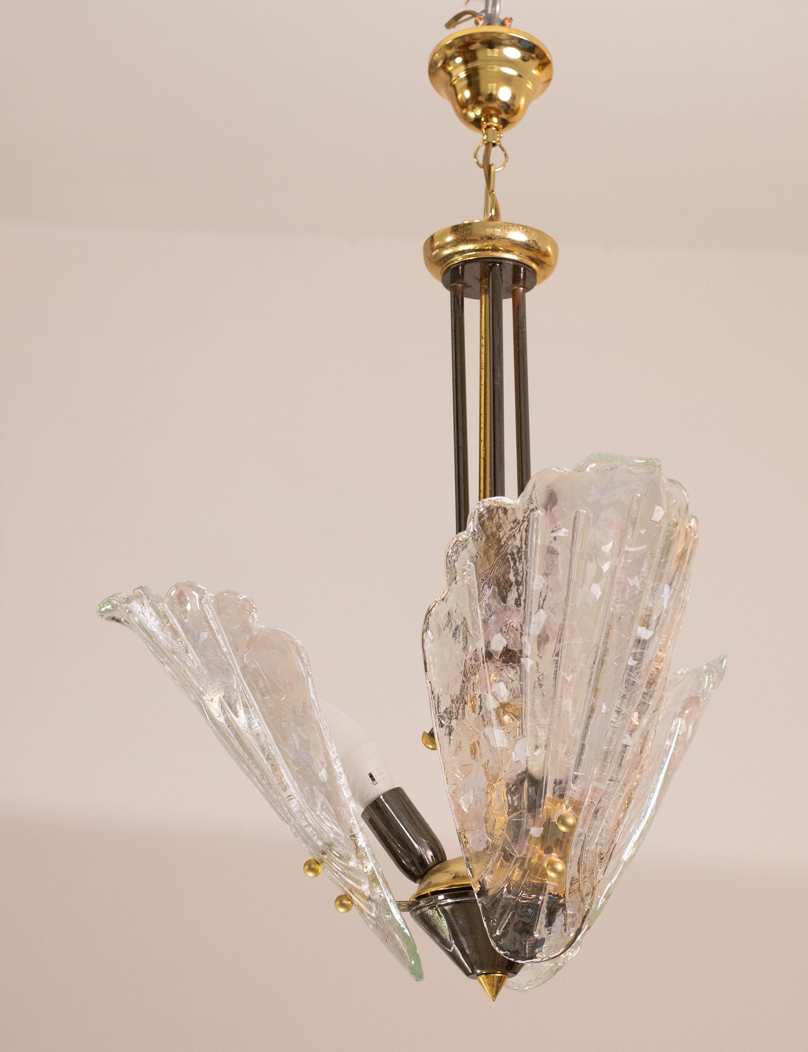 Late 20th Century Elegant Murano Chandelier with 3 Leaves Iridescent in Murano Glass For Sale