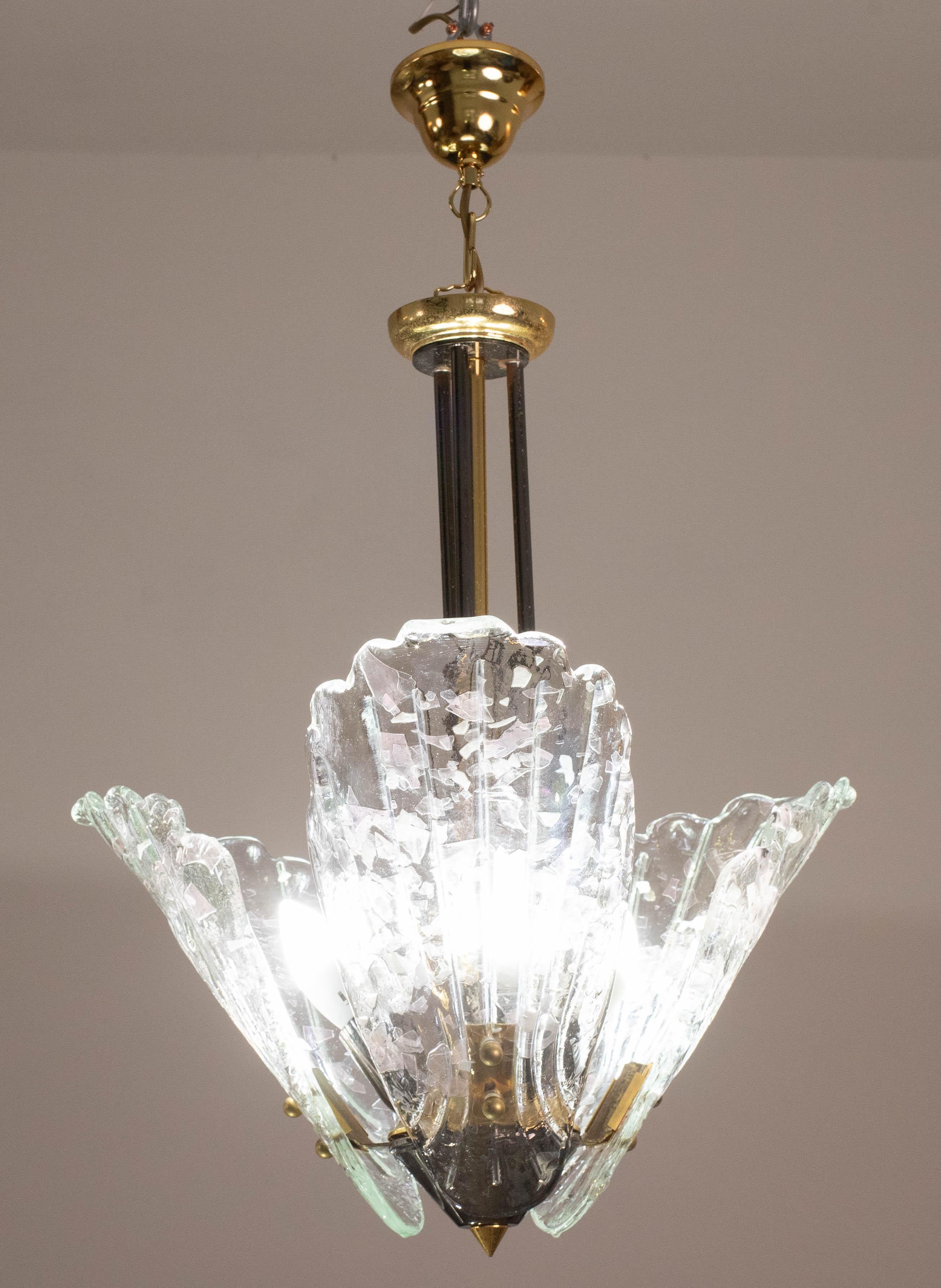 Elegant Murano Chandelier with 3 Leaves Iridescent in Murano Glass For Sale 5