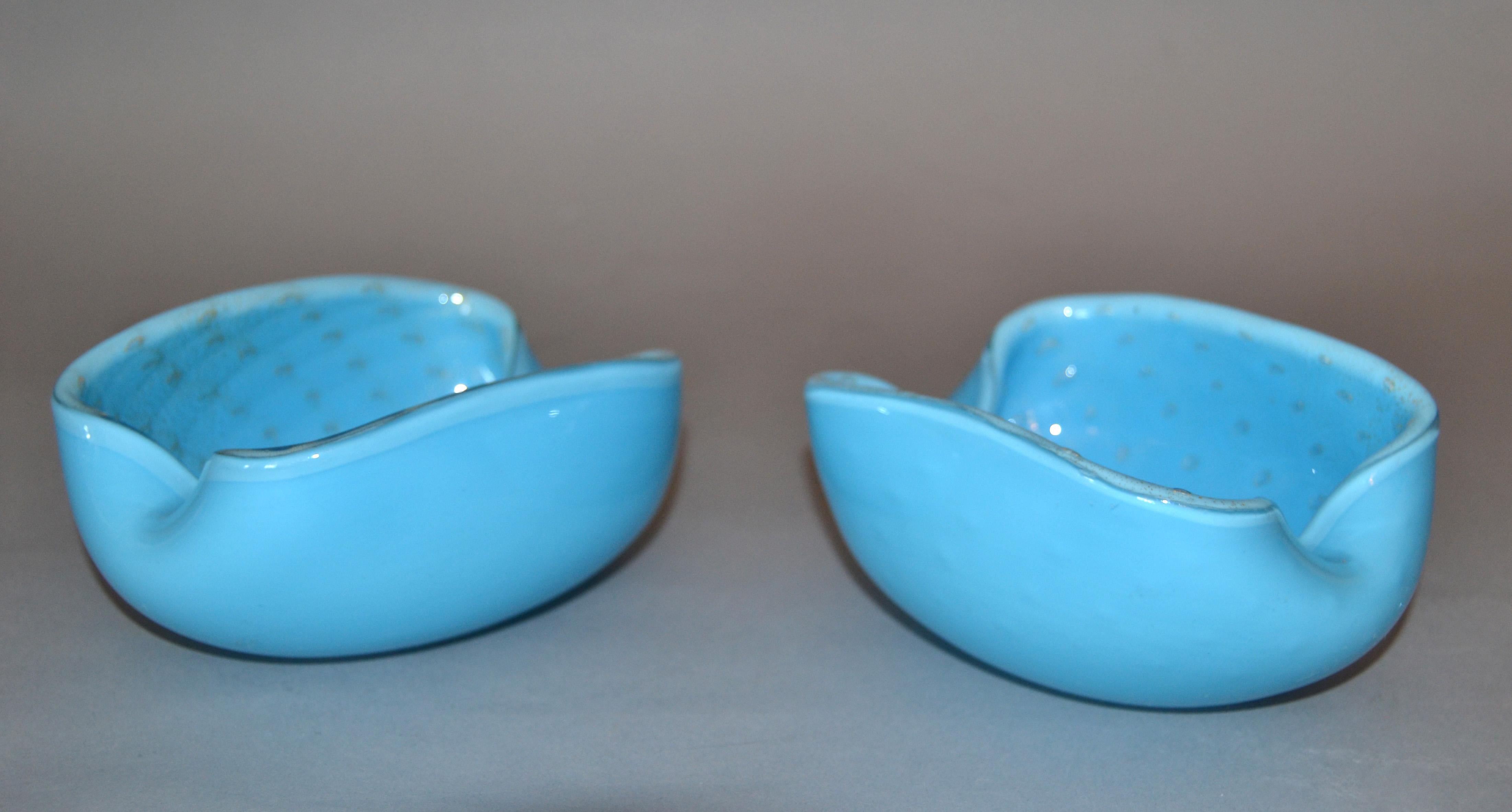 Elegant Murano Glass Blue and Gold Flecks Bowls or Catchalls, a Pair 4