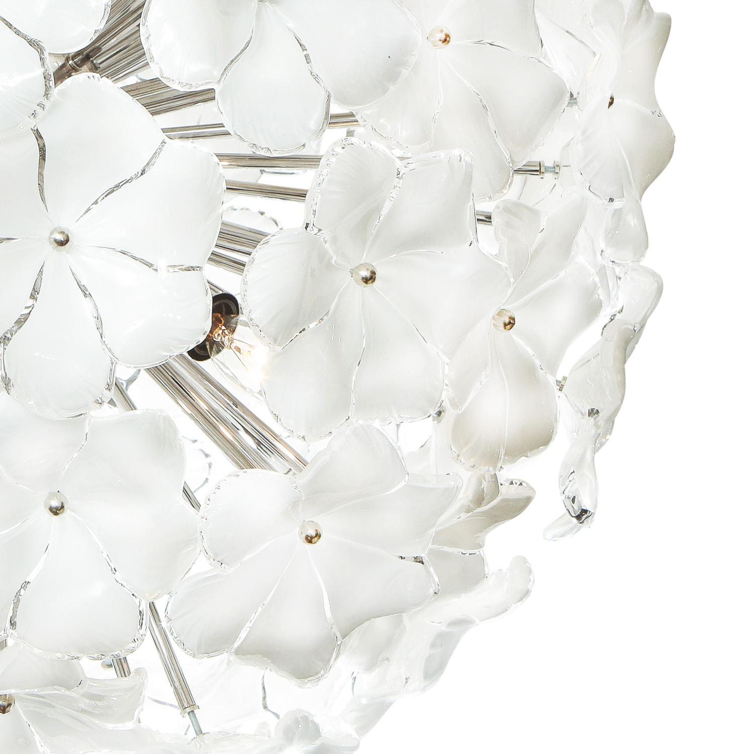 Modern Elegant Murano Glass Flower Sputnik-Style Chandelier For Sale