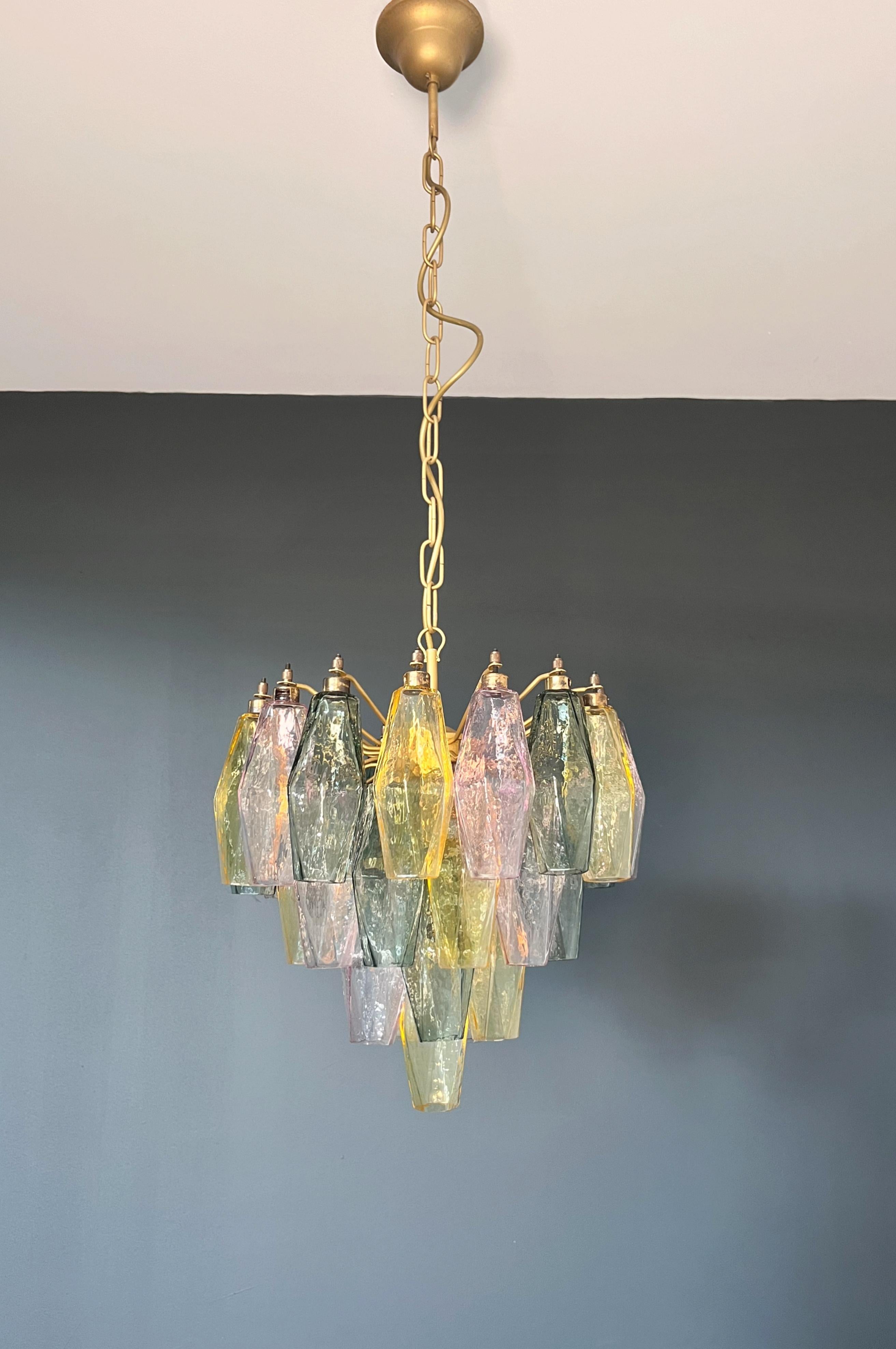 Elegant Murano multicolored Poliedri Chandelier - Carlo Scarpa design In condizioni buone in vendita a Gaiarine Frazione Francenigo (TV), IT