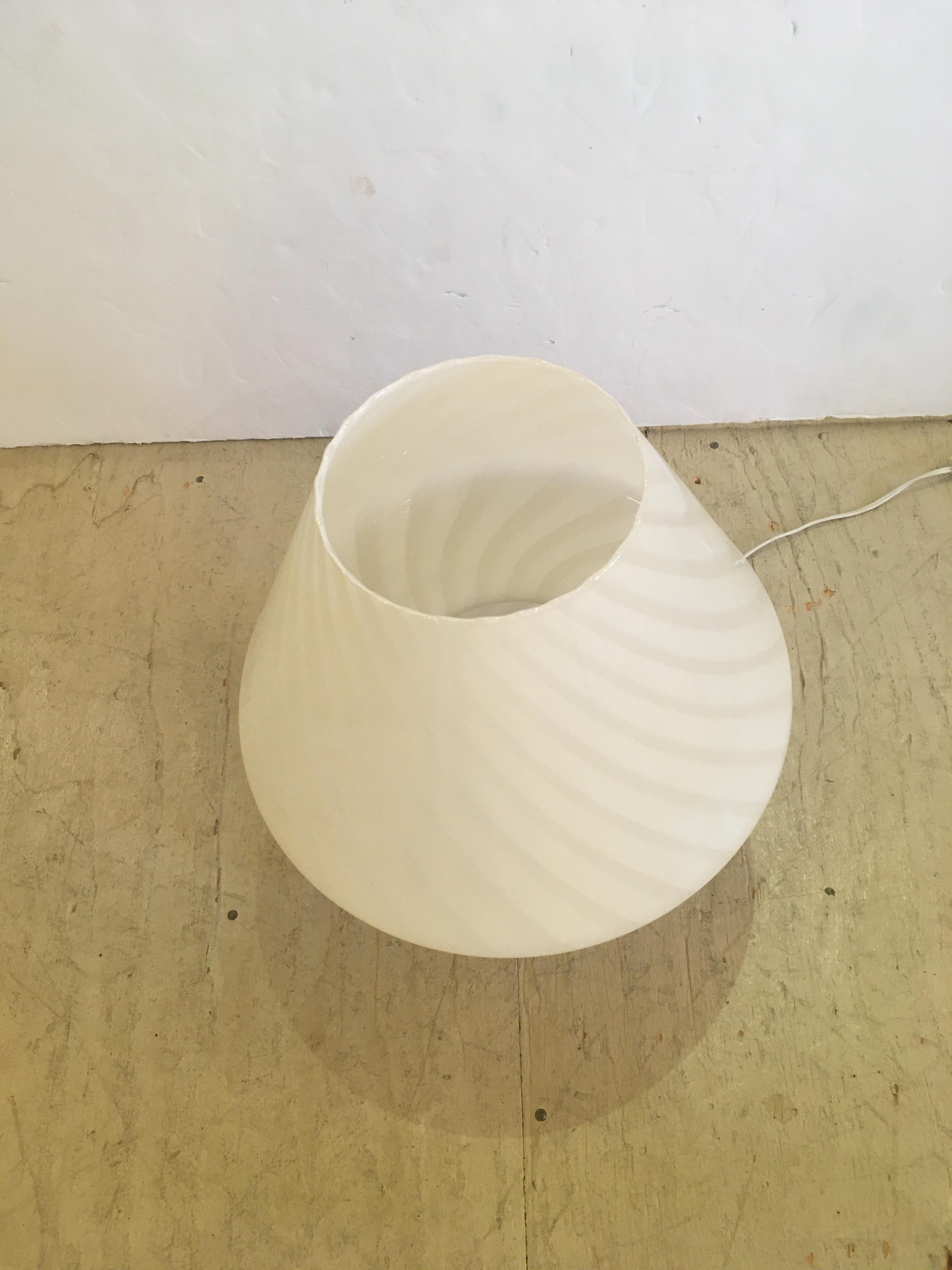 Elegant Murano Mushroom Table Lamp 1