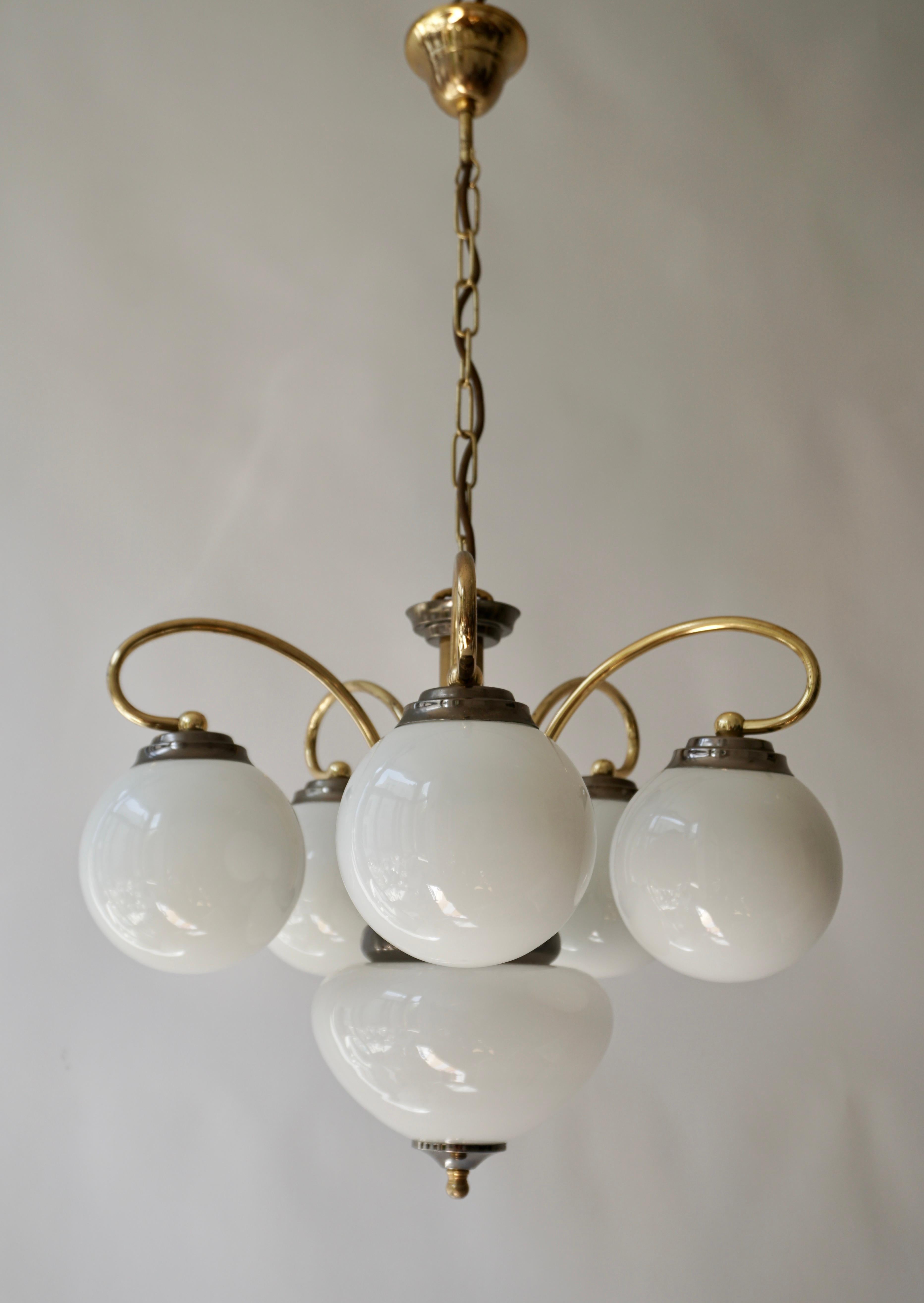 Elegant Murano Opaline Glass and Brass Chandelier, 1970s, Italy For Sale 4