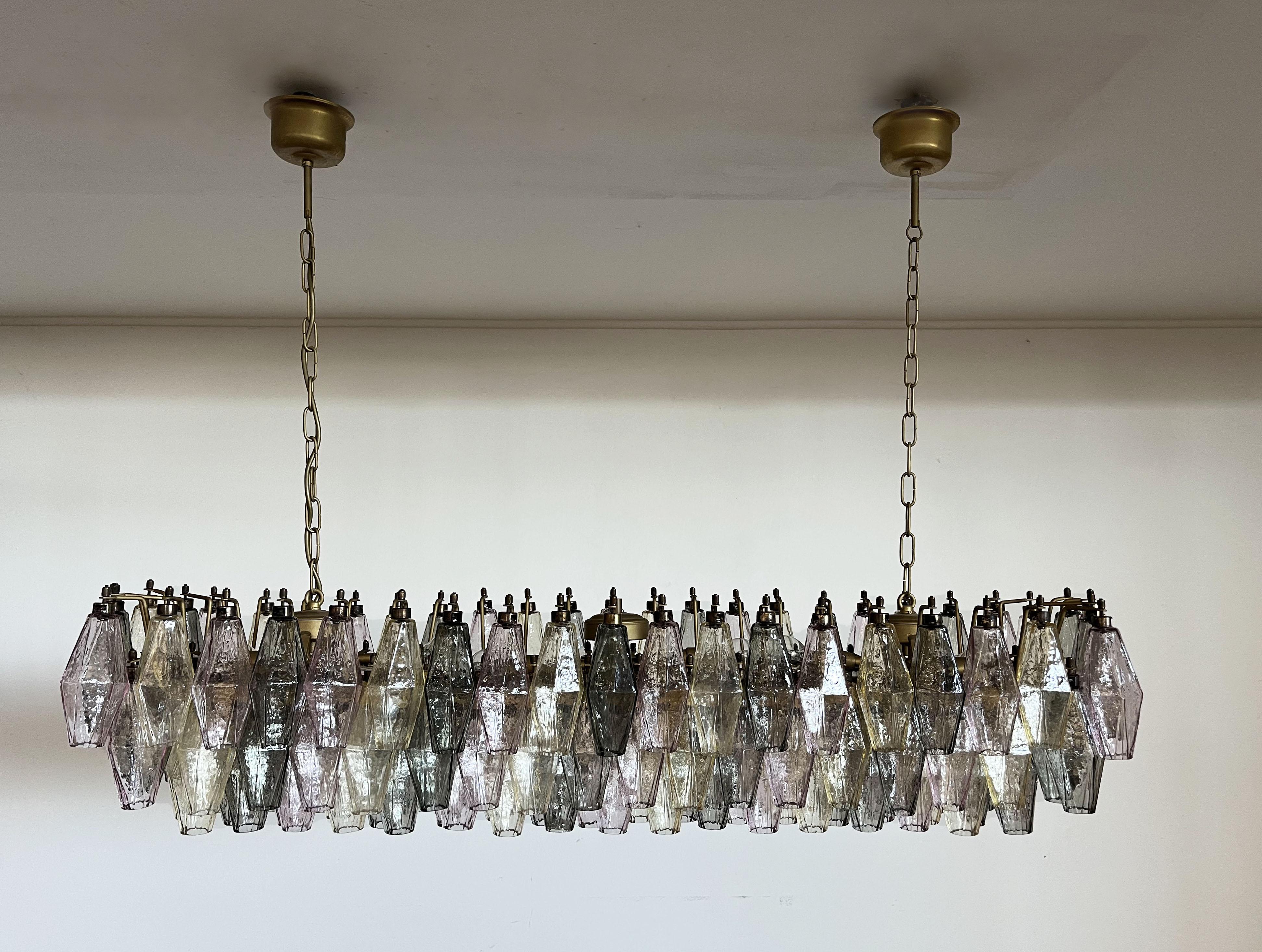 Elegant Italian chandelier made from 138 beautiful Murano multicolored 