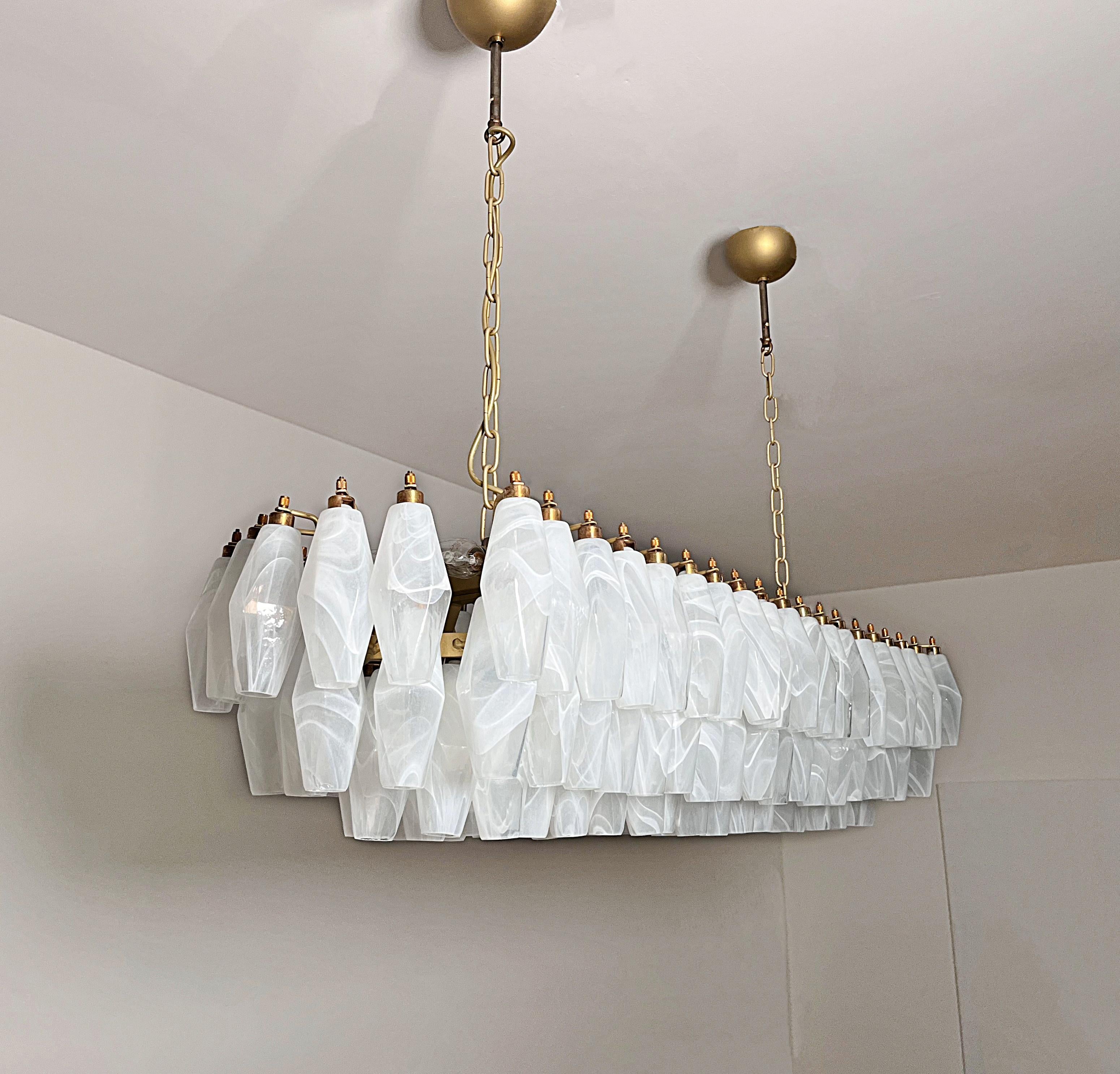 Elegant Murano Poliedri Chandelier - Carlo Scarpa - 138 white alabaster glasses For Sale 2