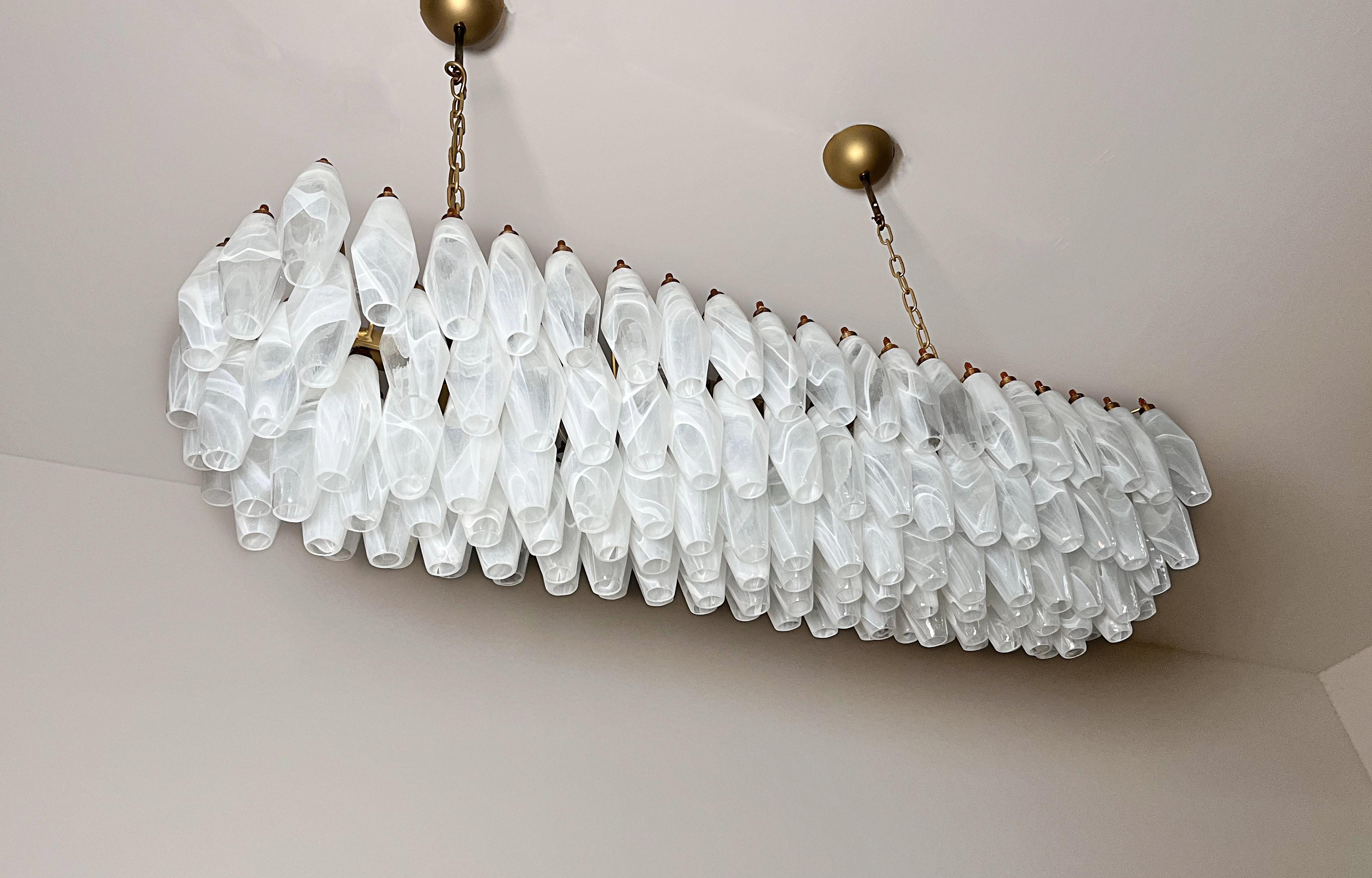 Elegant Murano Poliedri Chandelier - Carlo Scarpa - 138 white alabaster glasses For Sale 4
