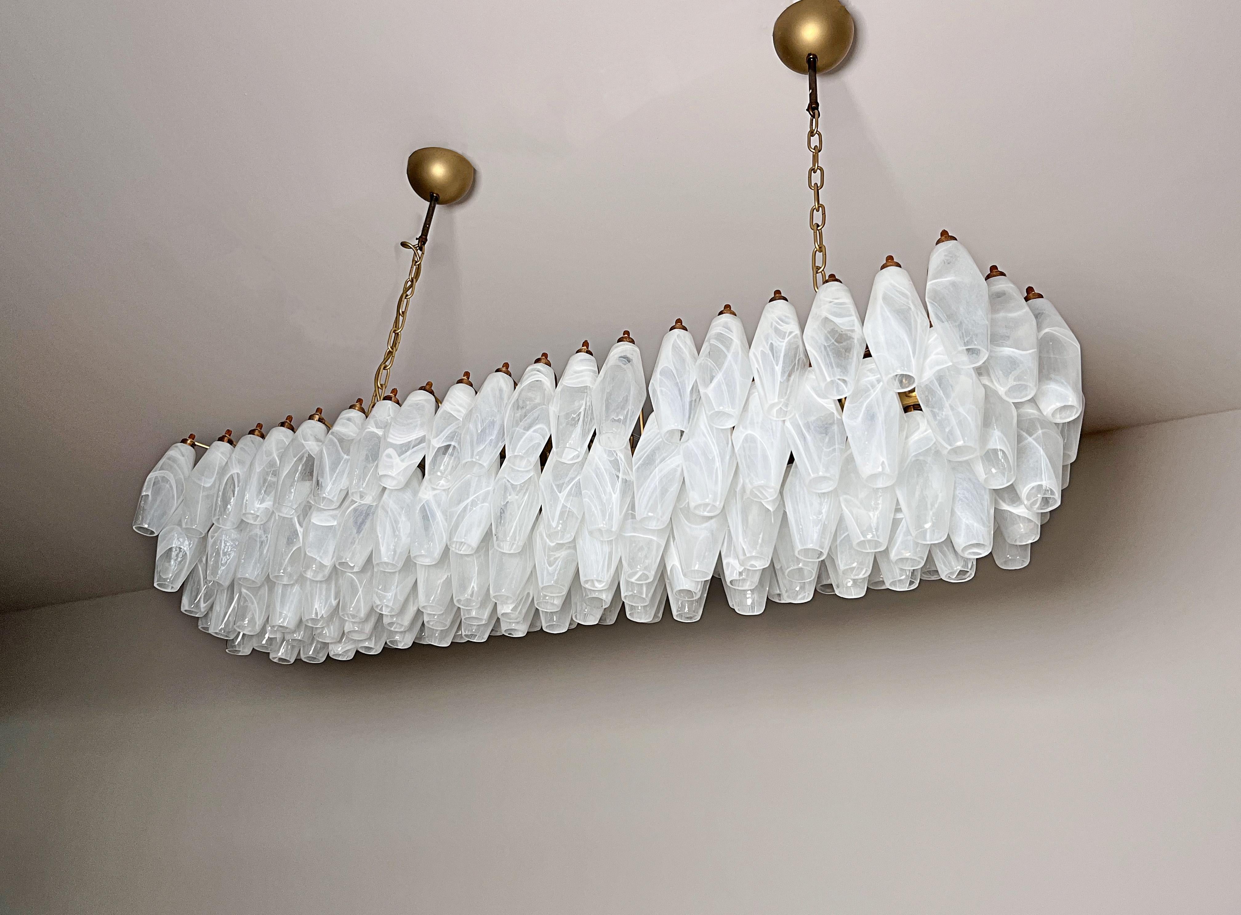 Elegant Murano Poliedri Chandelier - Carlo Scarpa - 138 white alabaster glasses For Sale 5