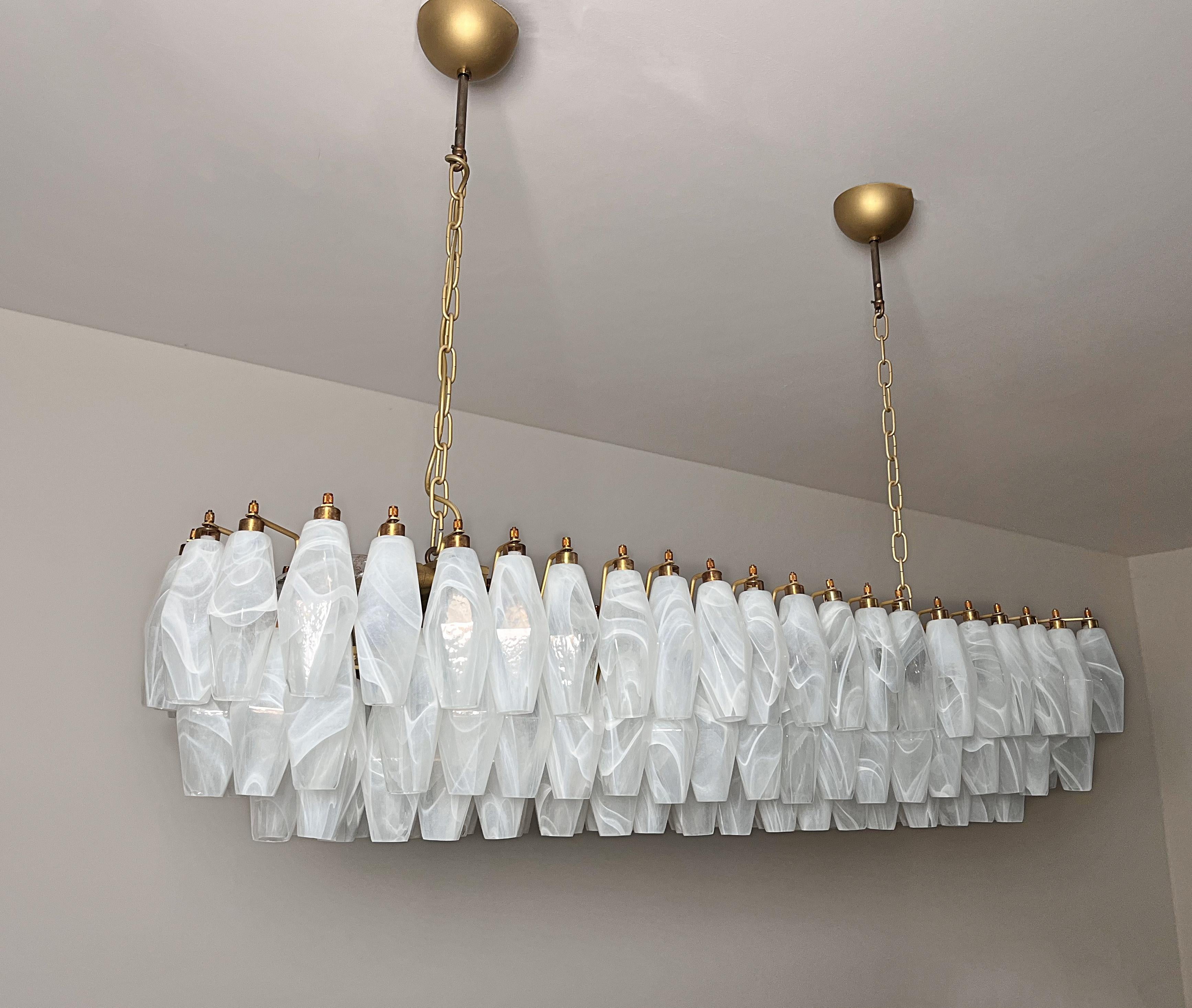 Elegant Murano Poliedri Chandelier - Carlo Scarpa - 138 white alabaster glasses For Sale 1