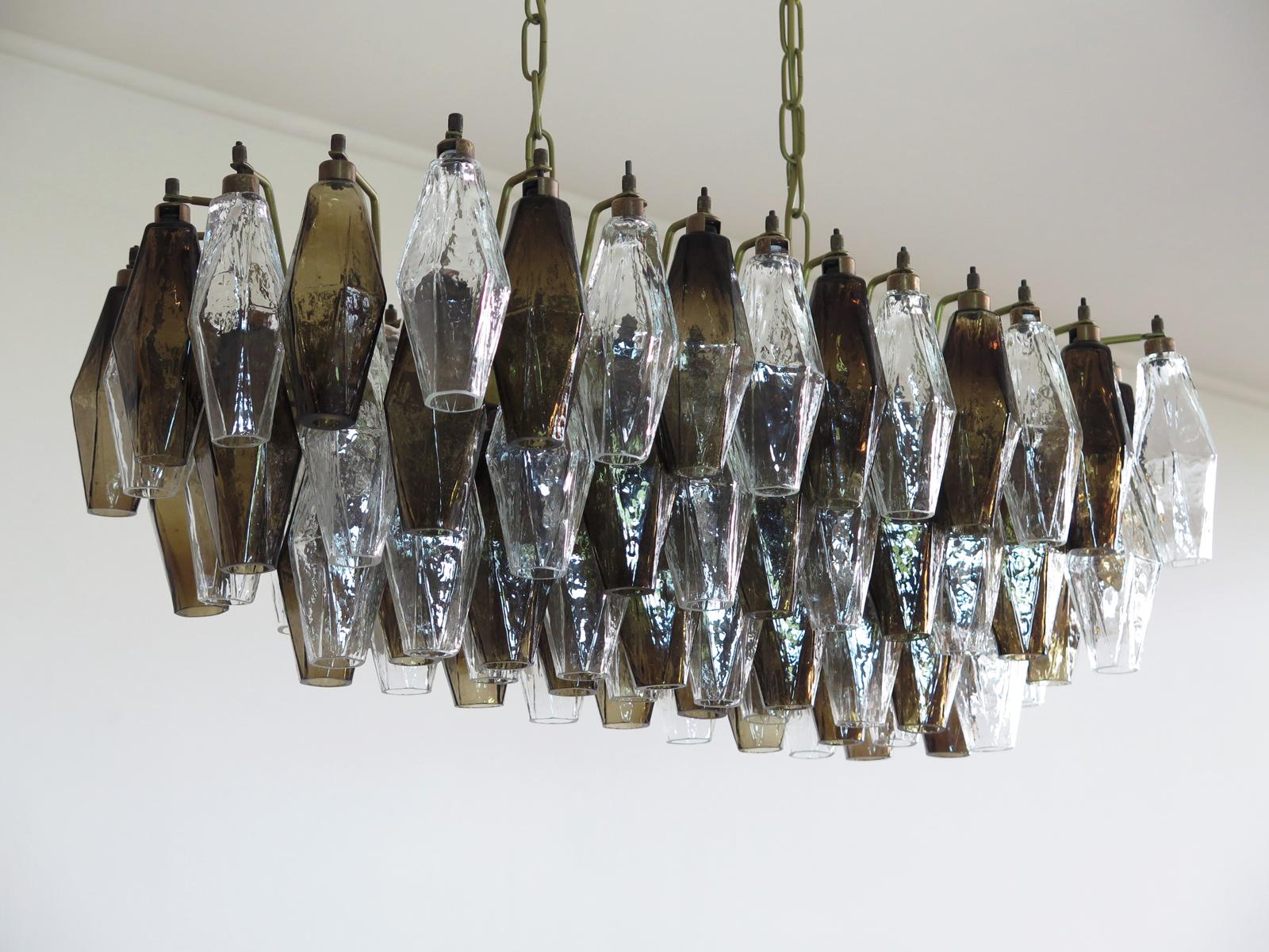 Elegant Italian chandelier made from 84 beautiful Murano glasses 