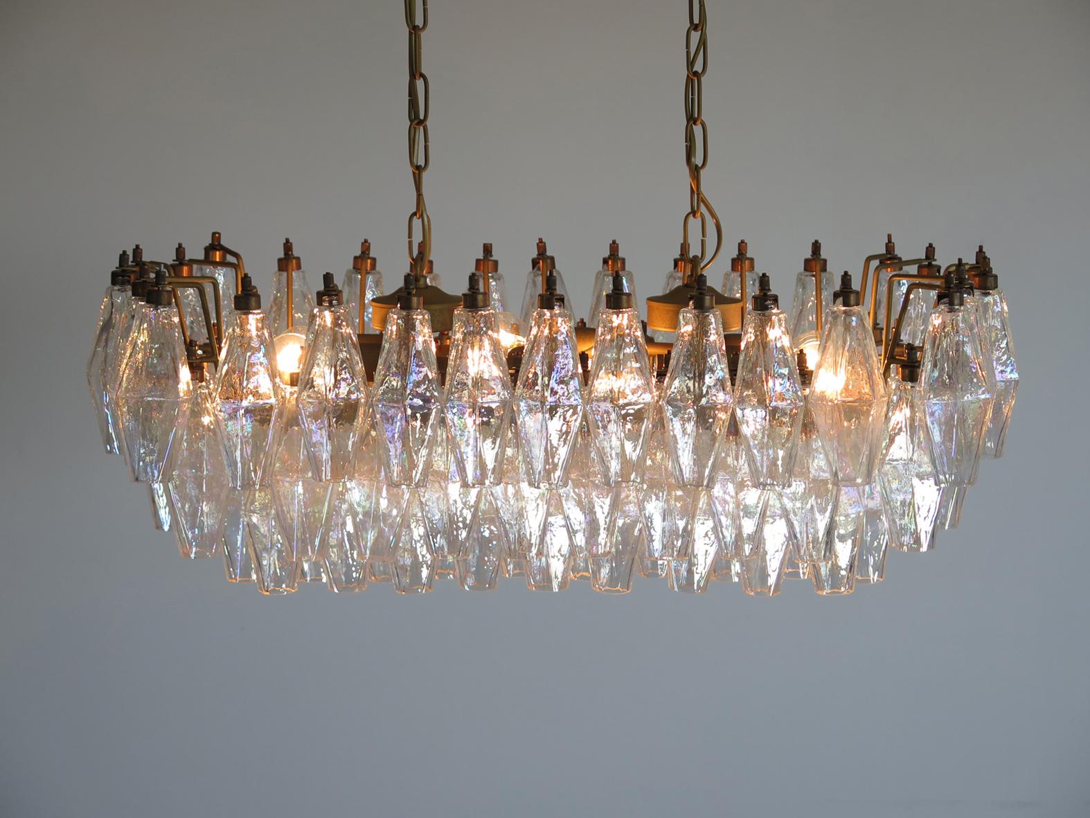 Elegant Italian chandelier made from 84 beautiful Murano iridescent glasses 