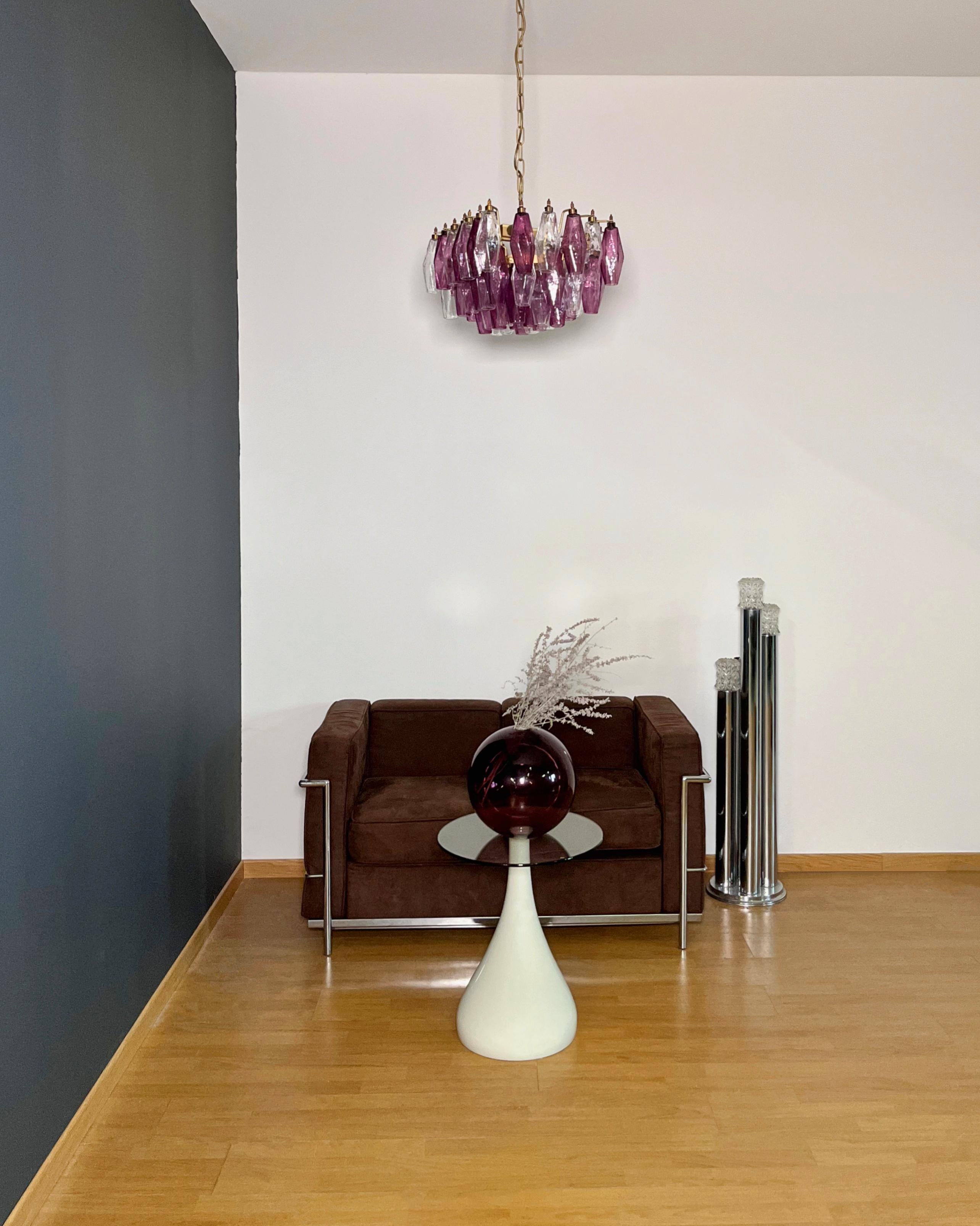 Elegant Italian chandelier made from 56 beautiful Murano clear and amethyst glasses 