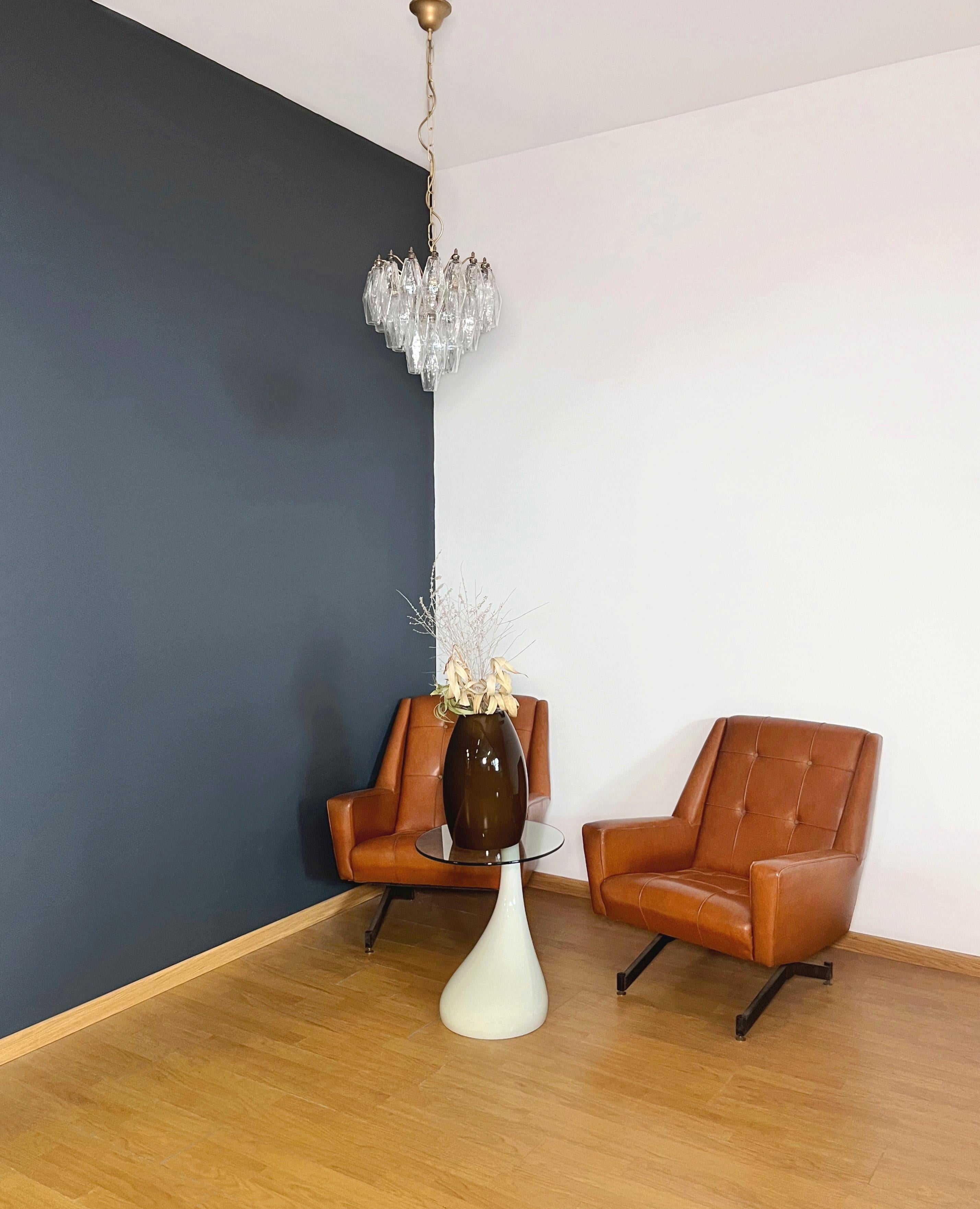 Elegant Italian chandelier made from 32 beautiful Murano trasparent glasses 
