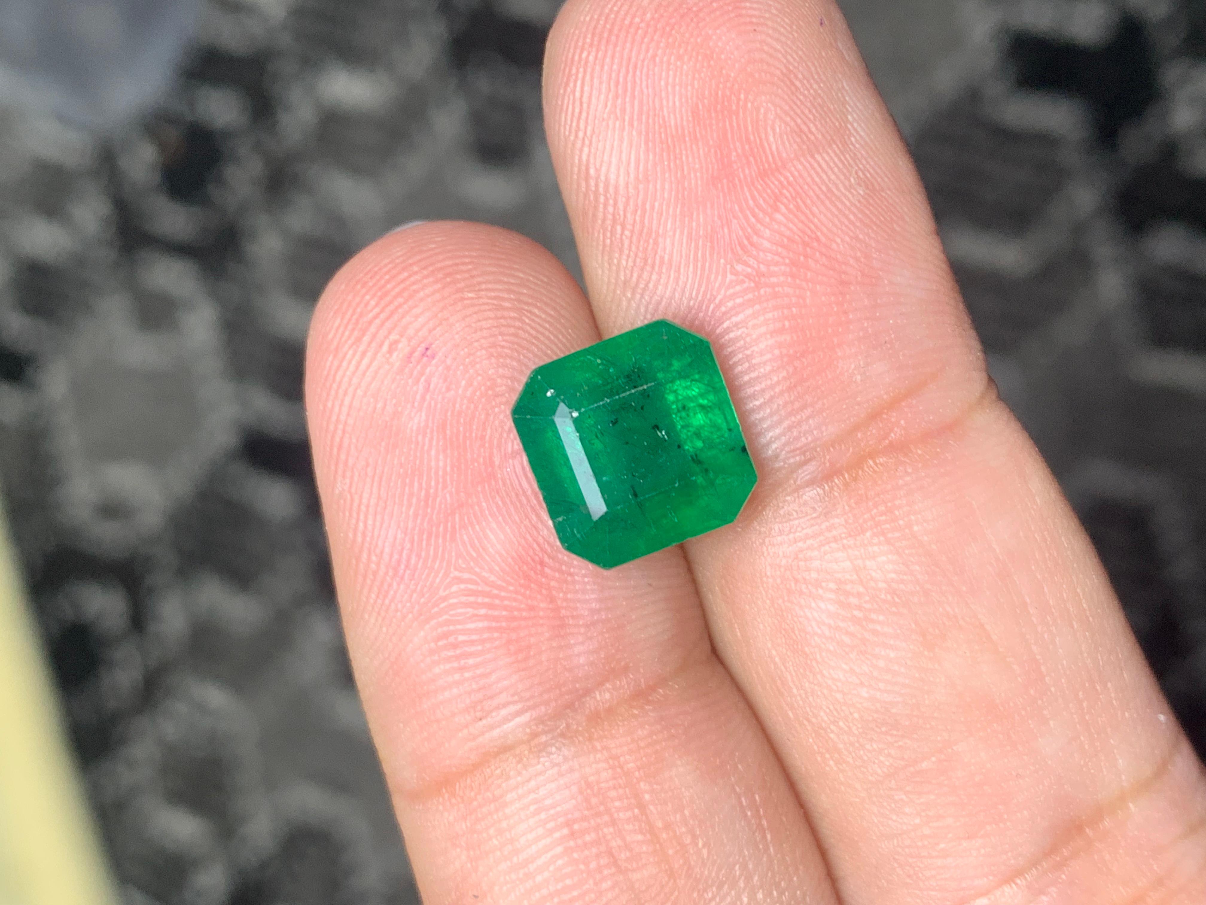 Elegant Natural Loose Emerald Ring Gem from Zambia Mine 4.65 Carat In New Condition For Sale In Peshawar, PK
