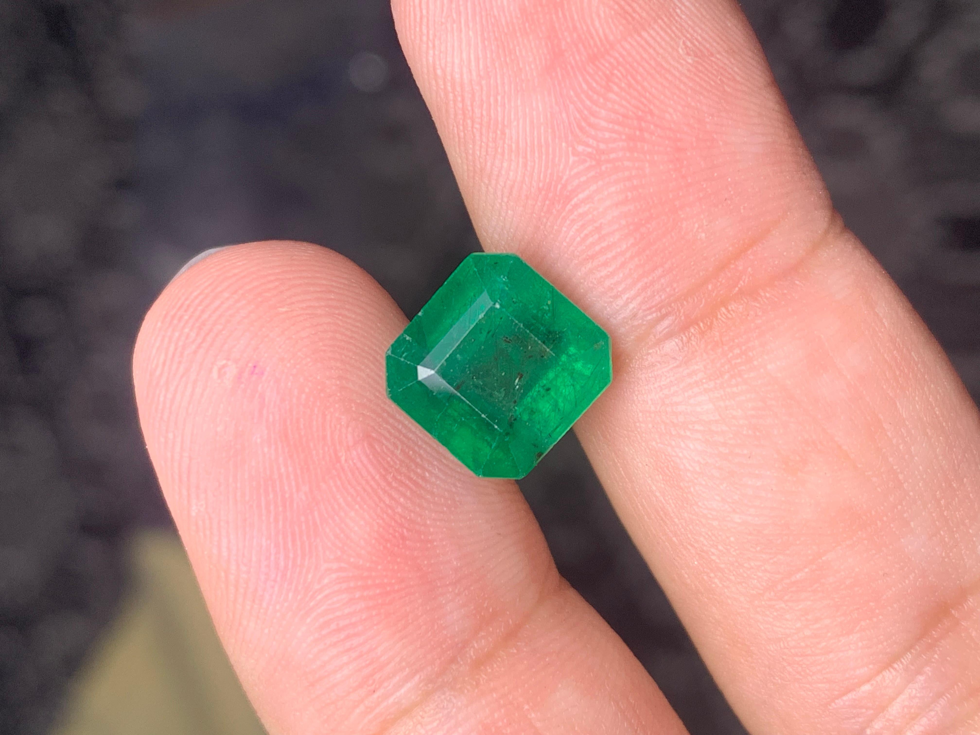 Women's or Men's Elegant Natural Loose Emerald Ring Gem from Zambia Mine 4.65 Carat For Sale