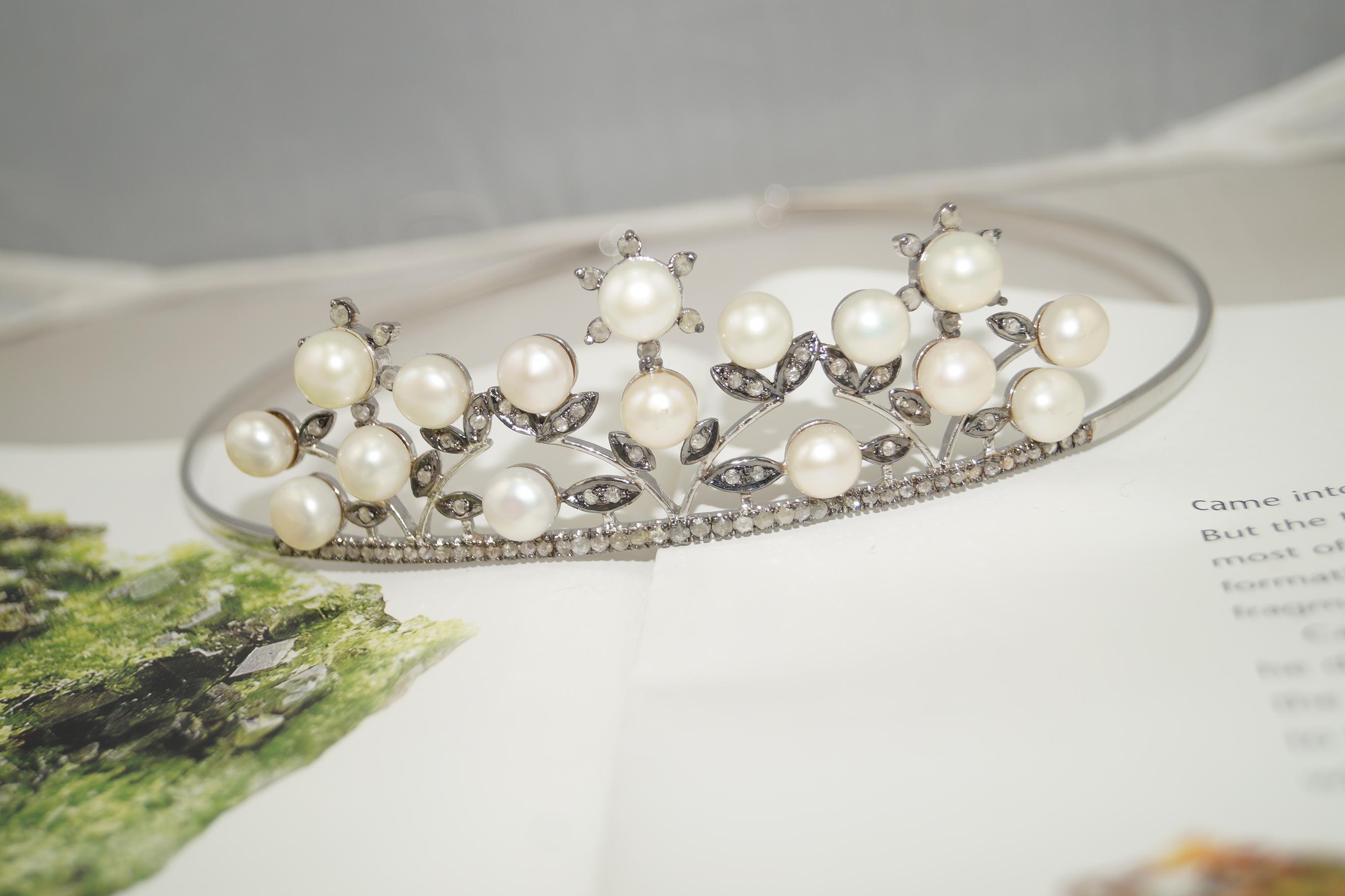 Edoardiano Elegance Natural pave diamonds pearls sterling silver tiara head accessory band in vendita