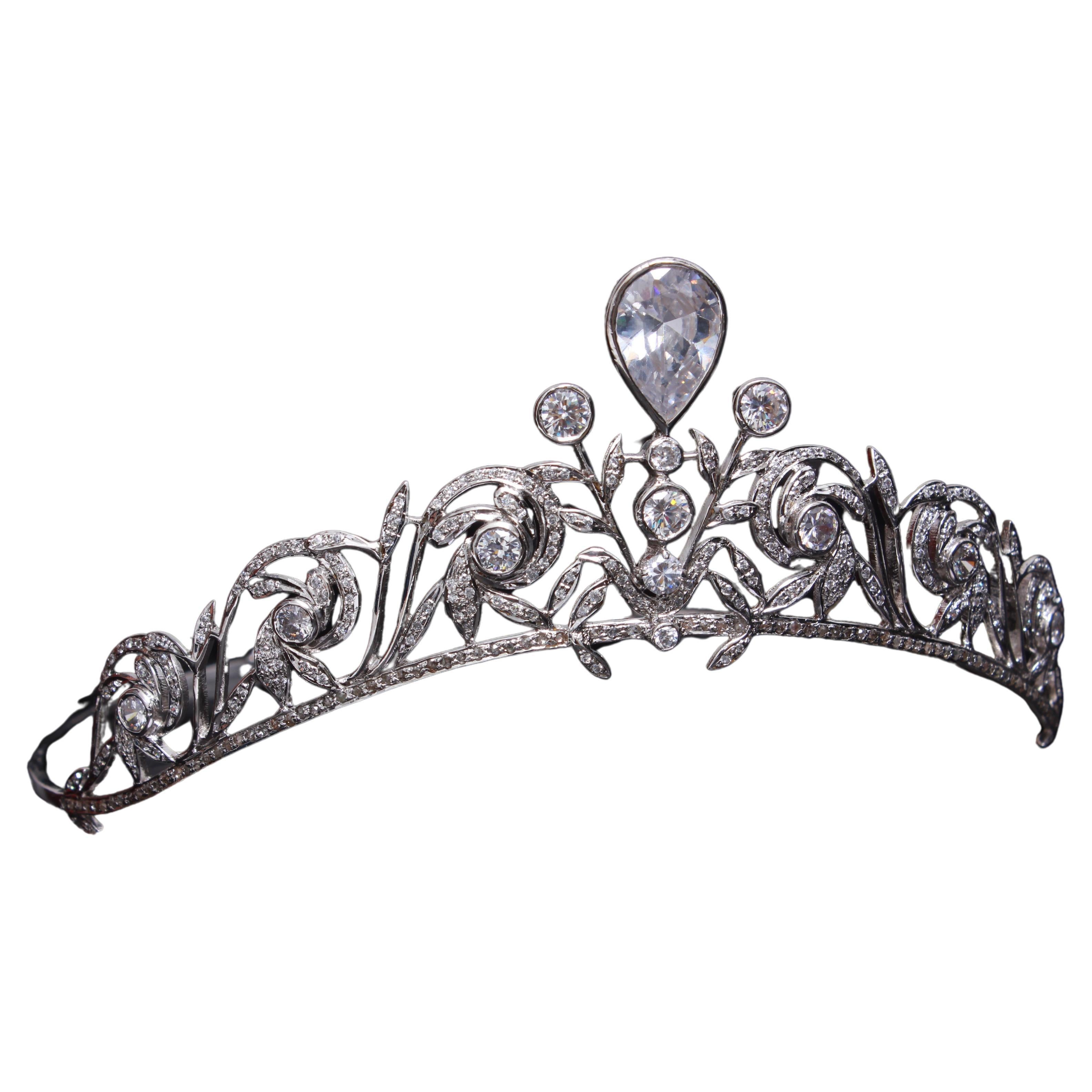 Elegant Natural pave diamonds topaz sterling silver tiara head accessory band For Sale