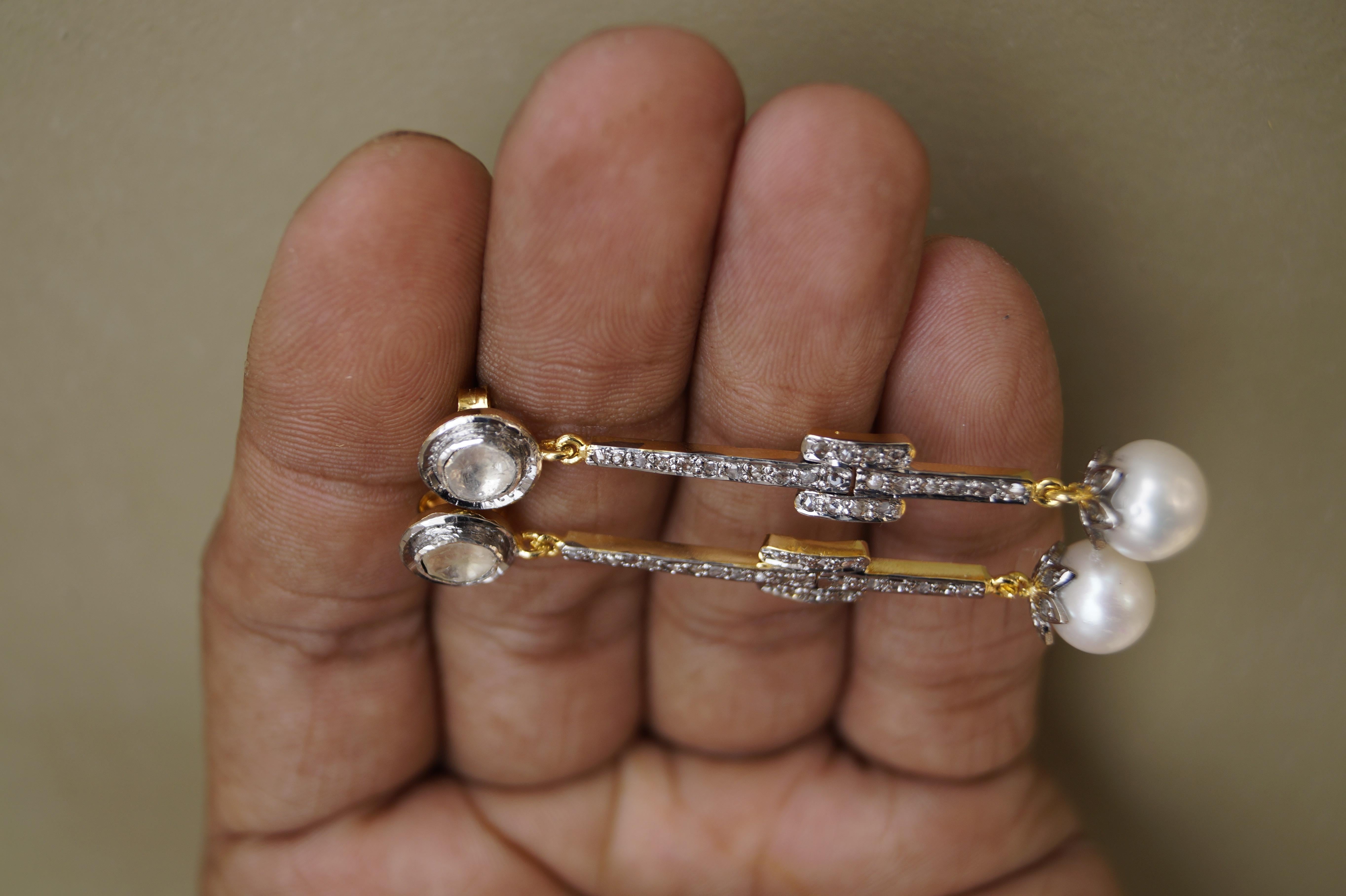 Elegant Natural uncut diamonds button pearl oxidized sterling silver earrings In New Condition For Sale In Delhi, DL