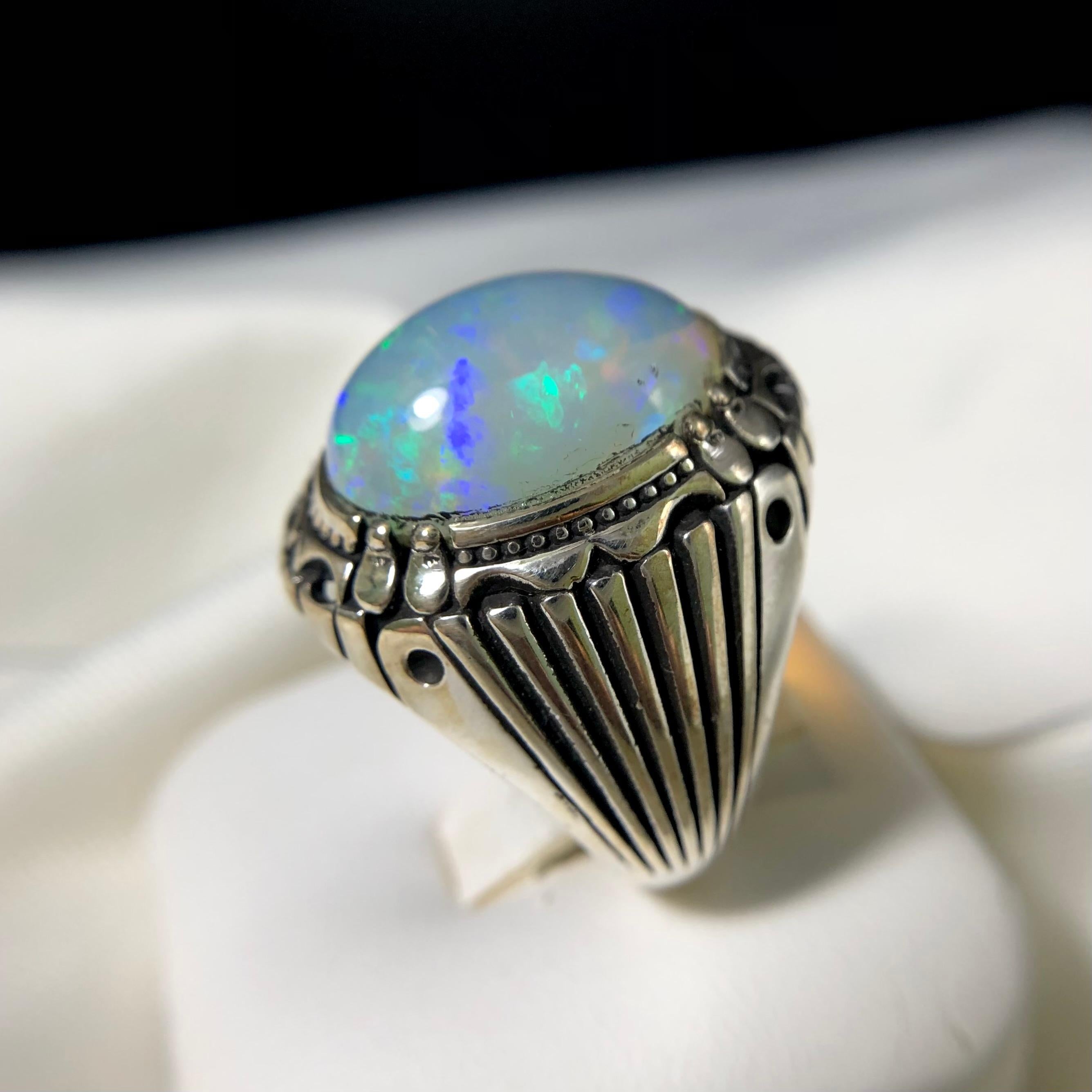 Elegant Natural White Opal 925 Silver Ring Handmade with Play of Colors Size 9.5 In New Condition For Sale In Peshawar, PK