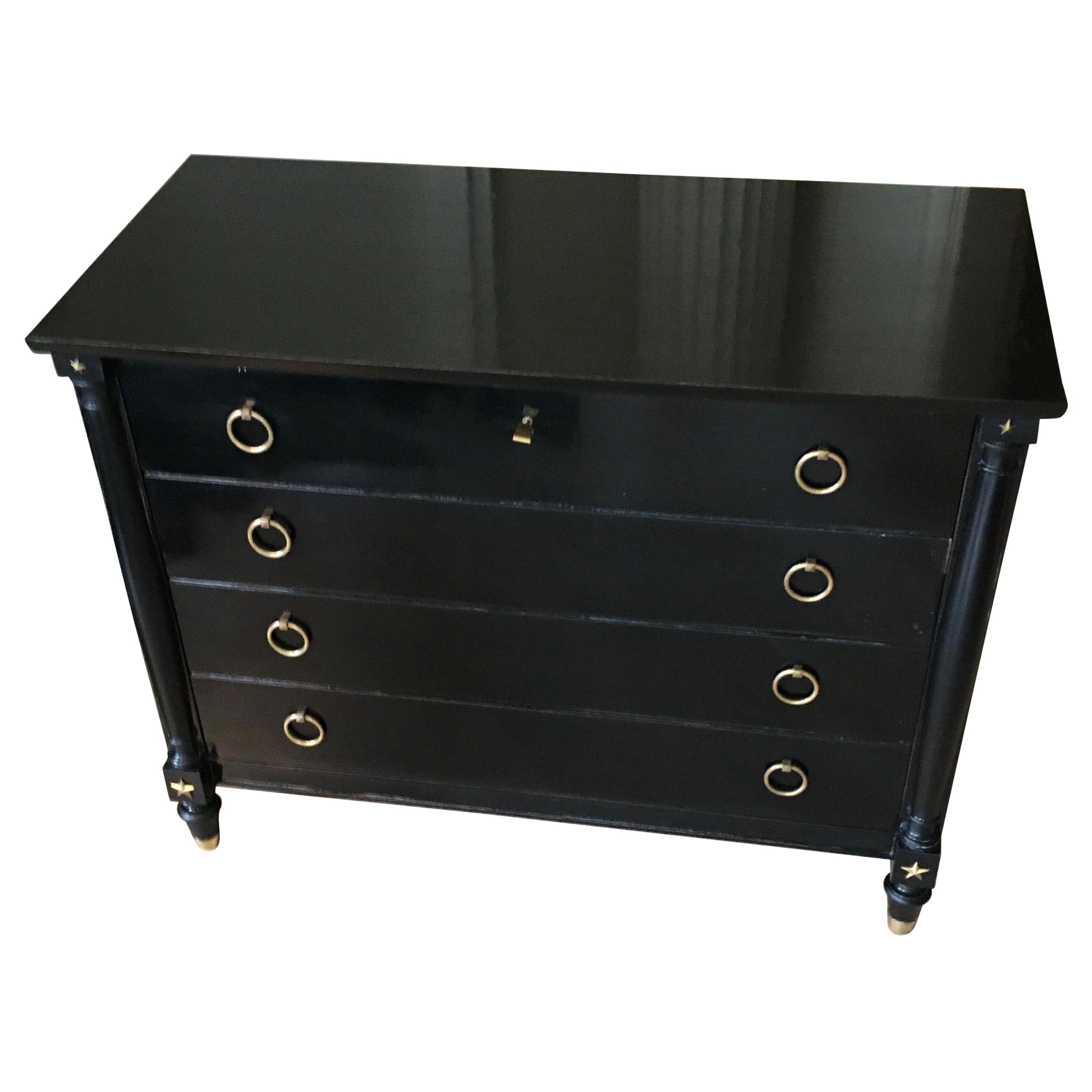 Élégante commode néoclassique en laque noire, France, 1940