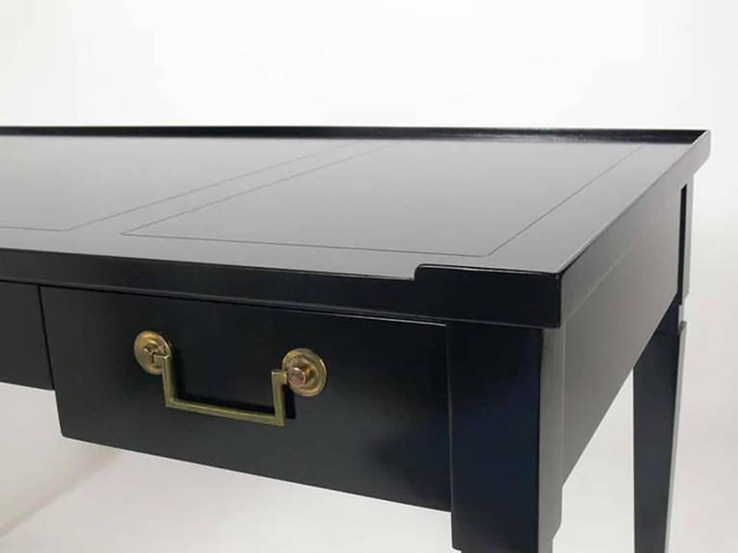 Elegante scrivania neoclassica di Baker In condizioni buone in vendita a Atlanta, GA