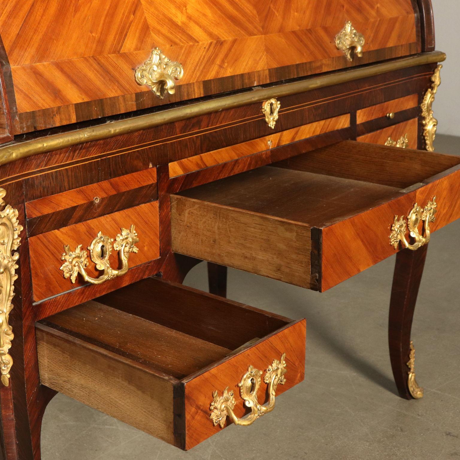 Elegant Neoclassical Rolltop Desk Brazilian Rosewood Cherry, France, 1700 5