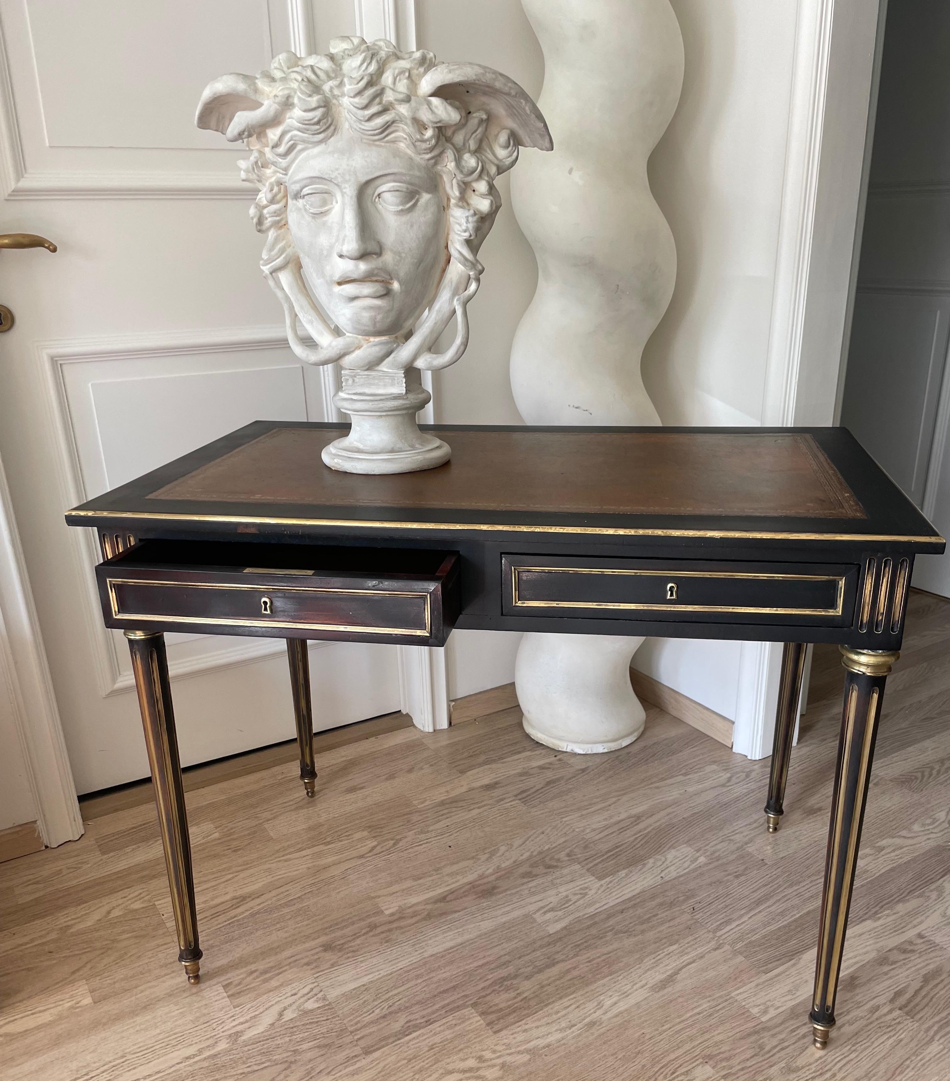 Français Élégante table à écrire néoclassique de la Maison Jansen, France, 1950. en vente