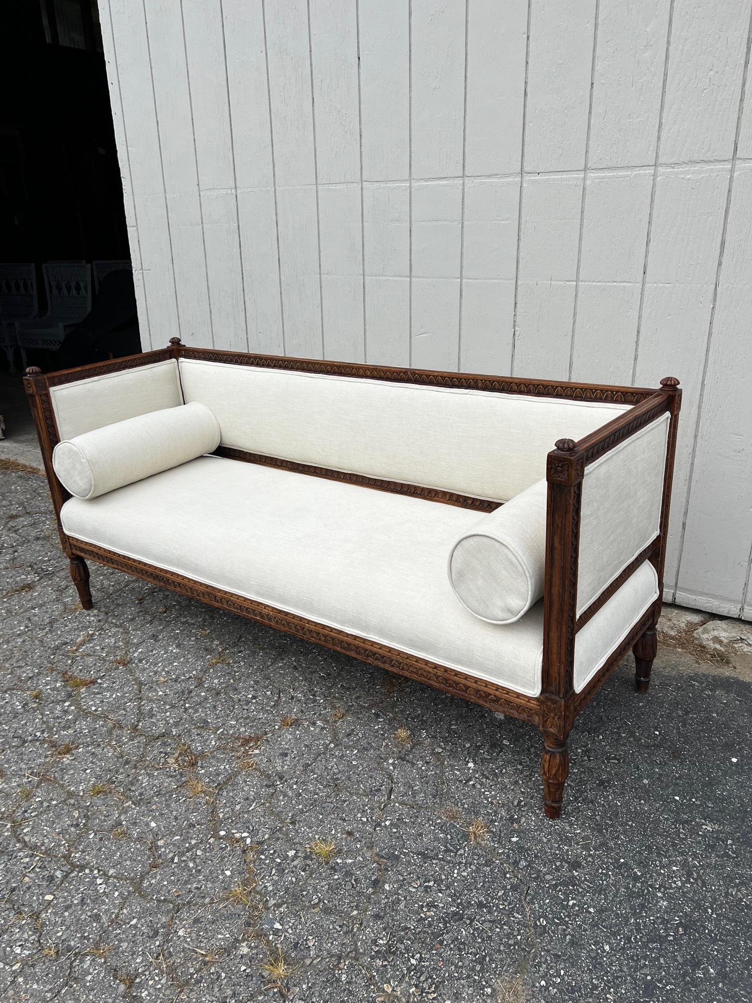 Elegant Newly Upholstered 19th Century Rare Carved Swedish Gustavian Sofa For Sale 3