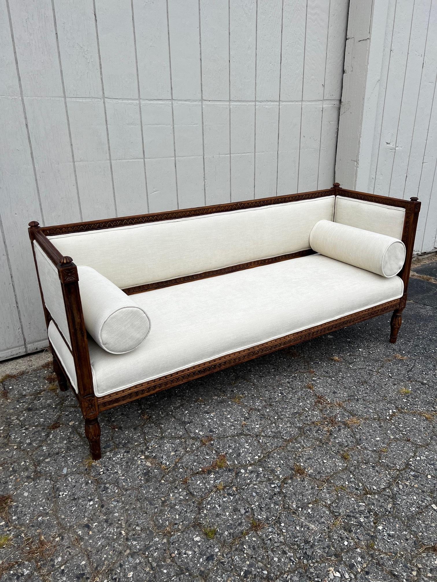 Elegant Newly Upholstered 19th Century Rare Carved Swedish Gustavian Sofa For Sale 4