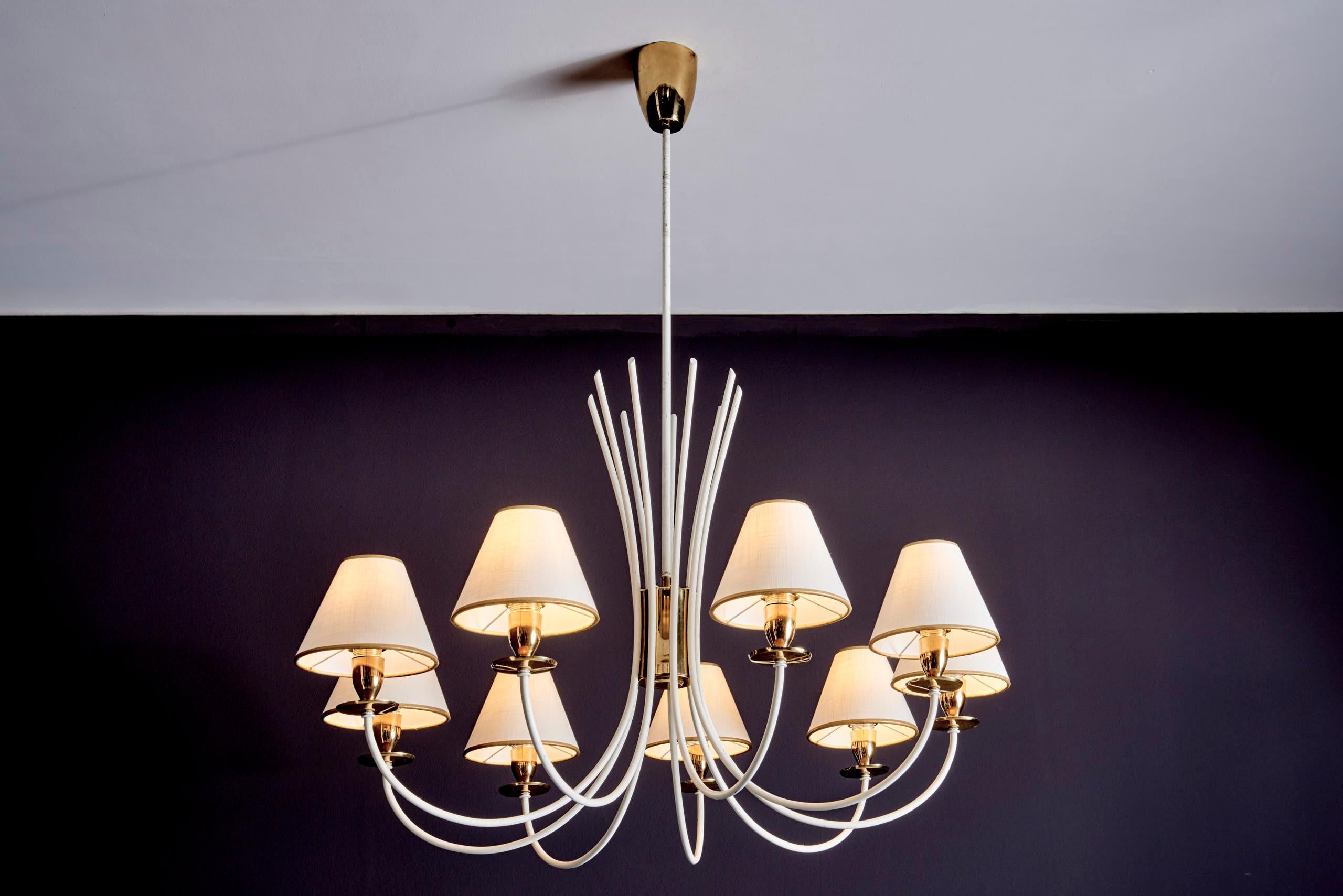 Elegant Nine Arm Chandelier In Good Condition For Sale In Berlin, DE