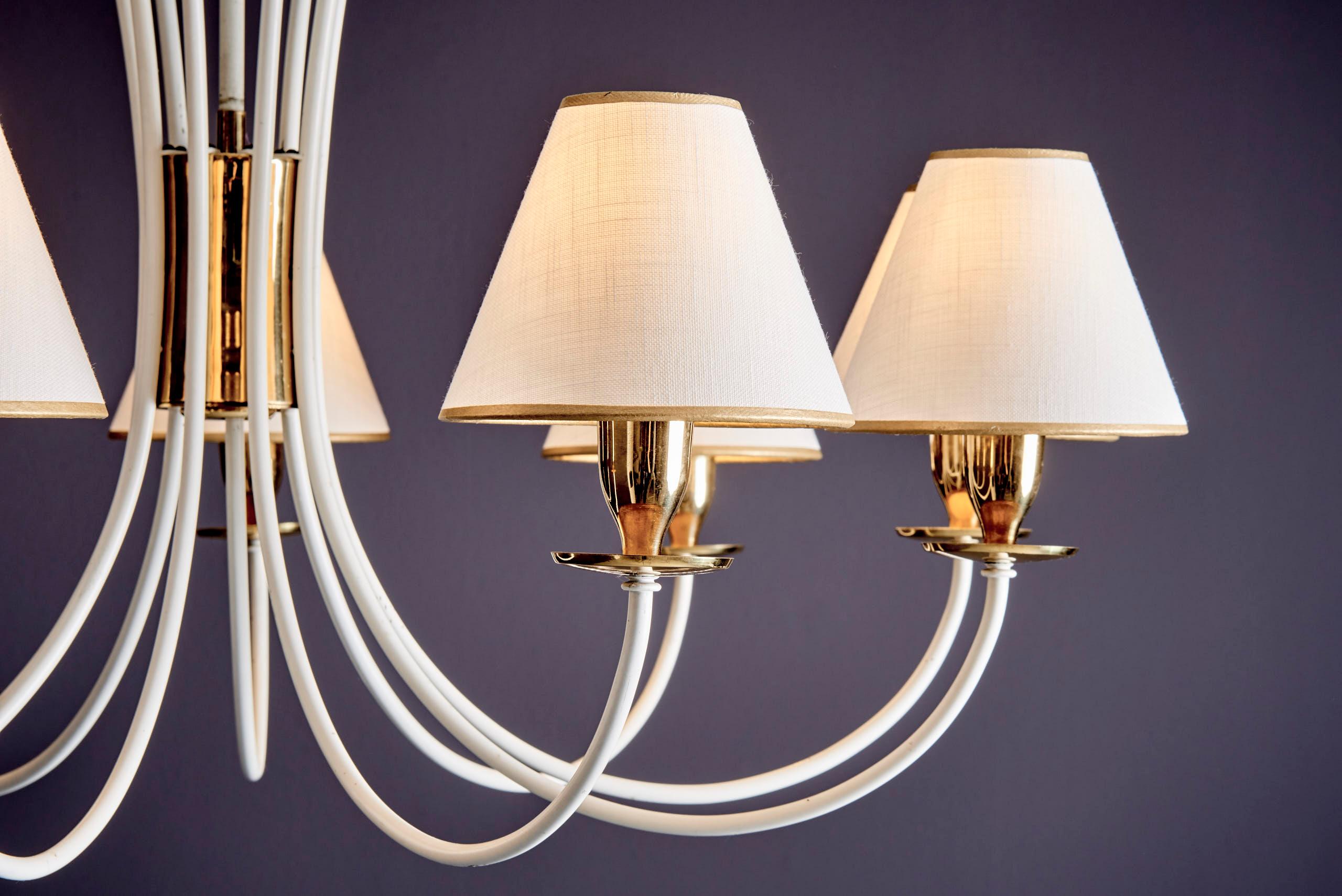 Mid-20th Century Elegant Nine Arm Chandelier For Sale
