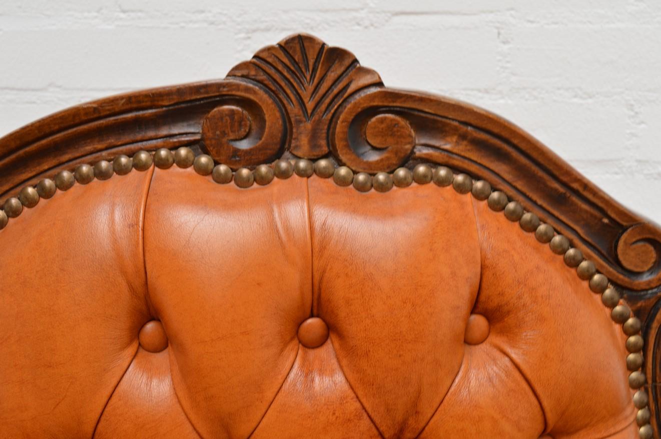 Rococo Elegant Old Baroque Chesterfield Phone Bench with Leather and Wood For Sale