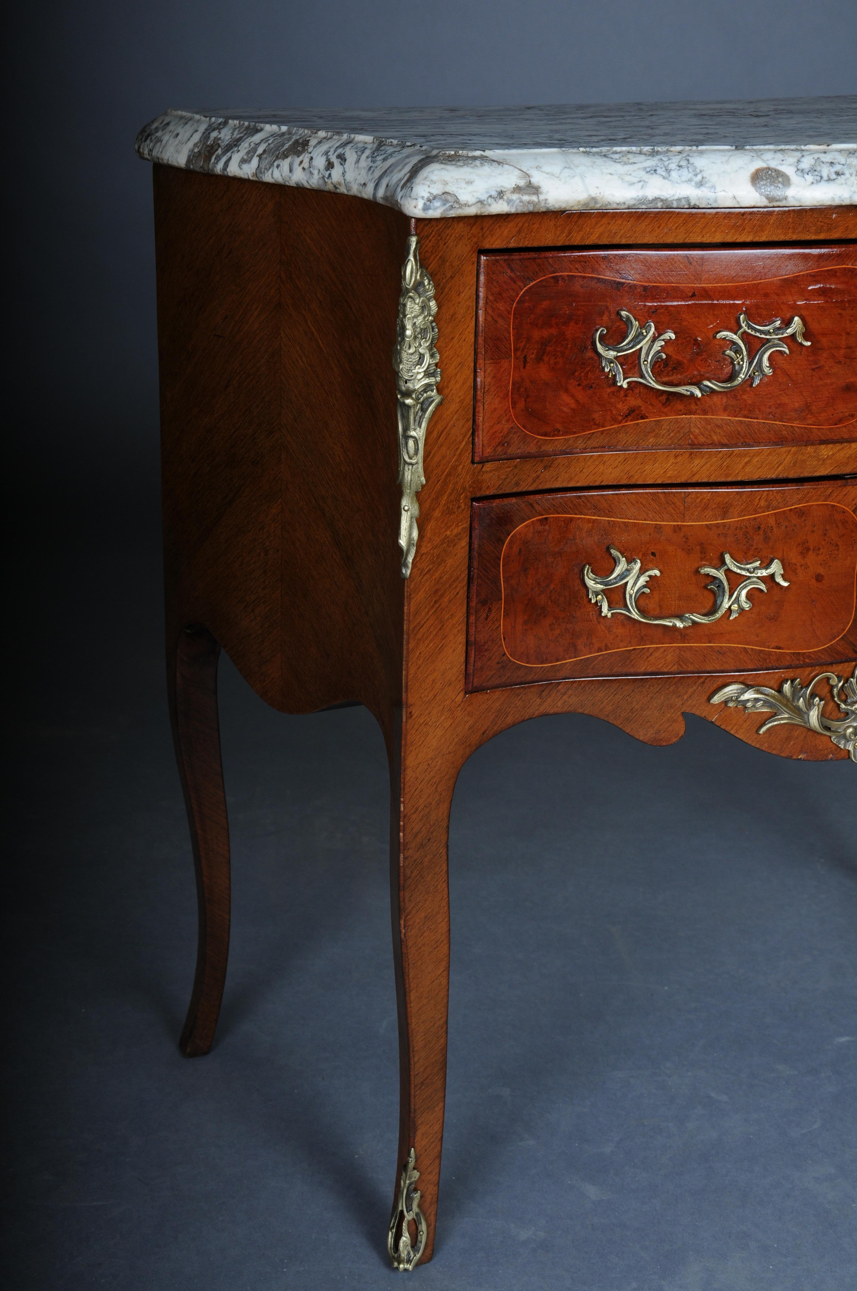 Elegant old chest of drawers from the 20th century, Louis XV, Paris For Sale 8