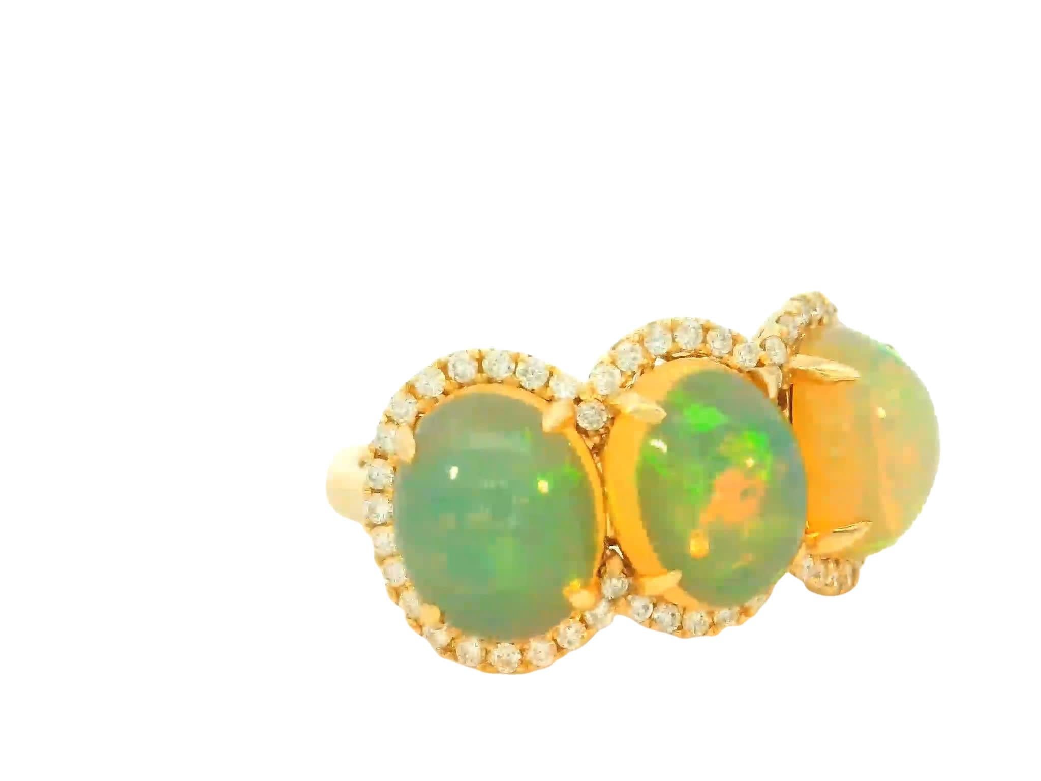 Ring mit elegantem Opal und Diamant im Zustand „Neu“ im Angebot in Great Neck Plaza, NY