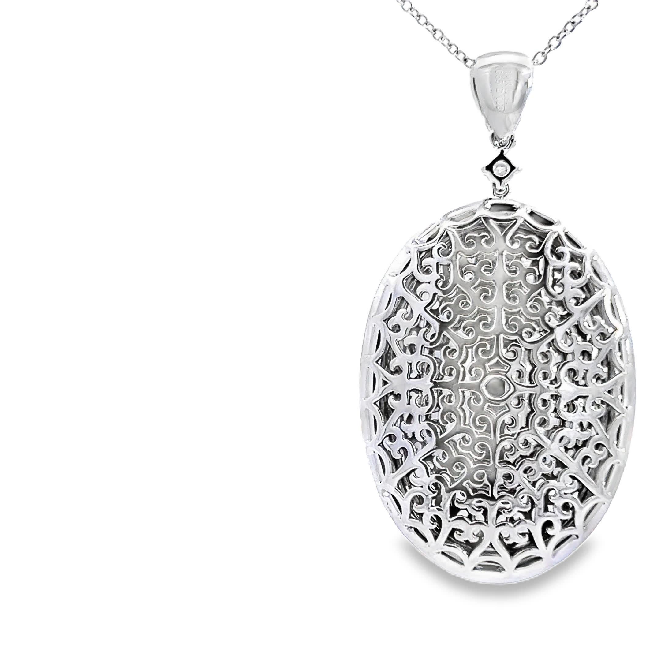 Elegante ciondolo con opale e accenti di diamante In condizioni Nuovo in vendita a Great Neck Plaza, NY