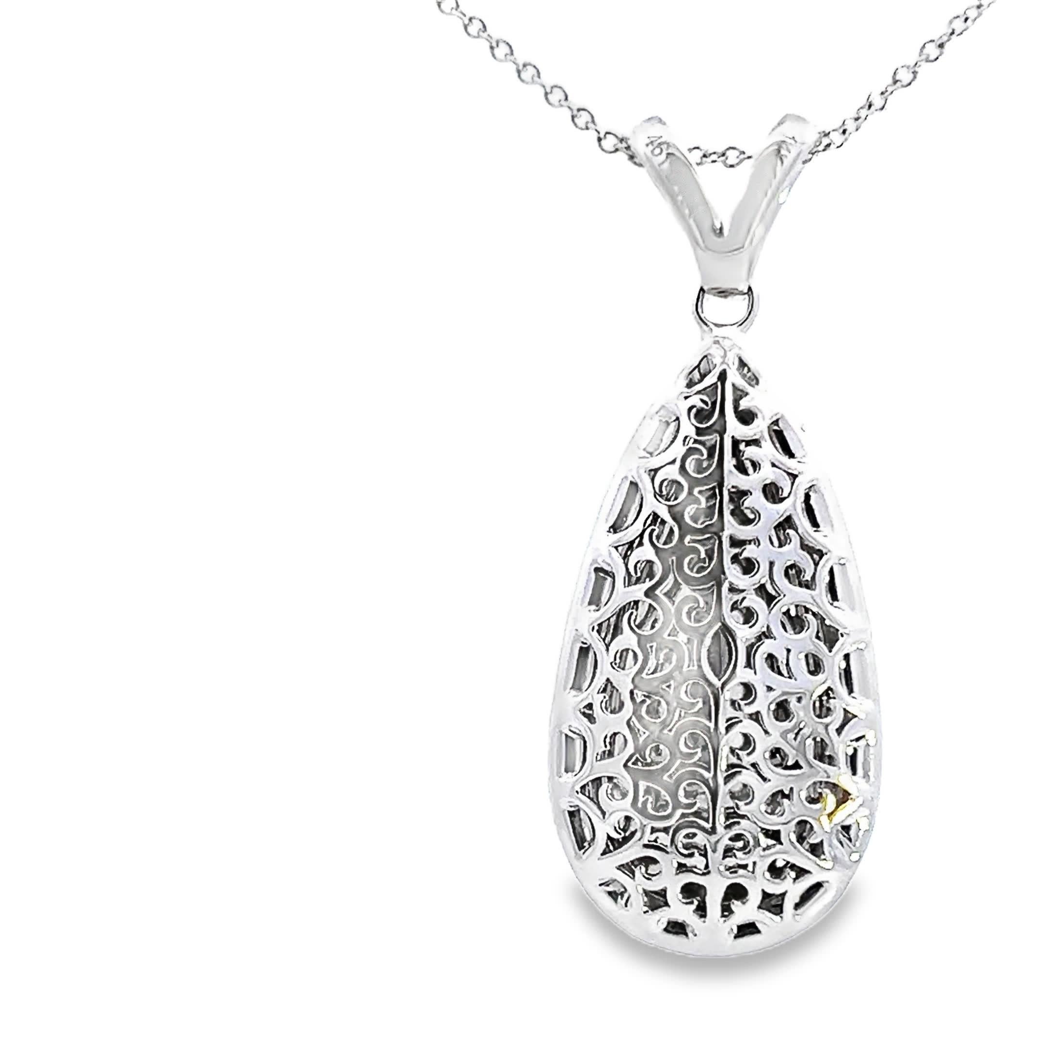 Elegant Opal Pendant with Diamond Accents In New Condition For Sale In Great Neck Plaza, NY