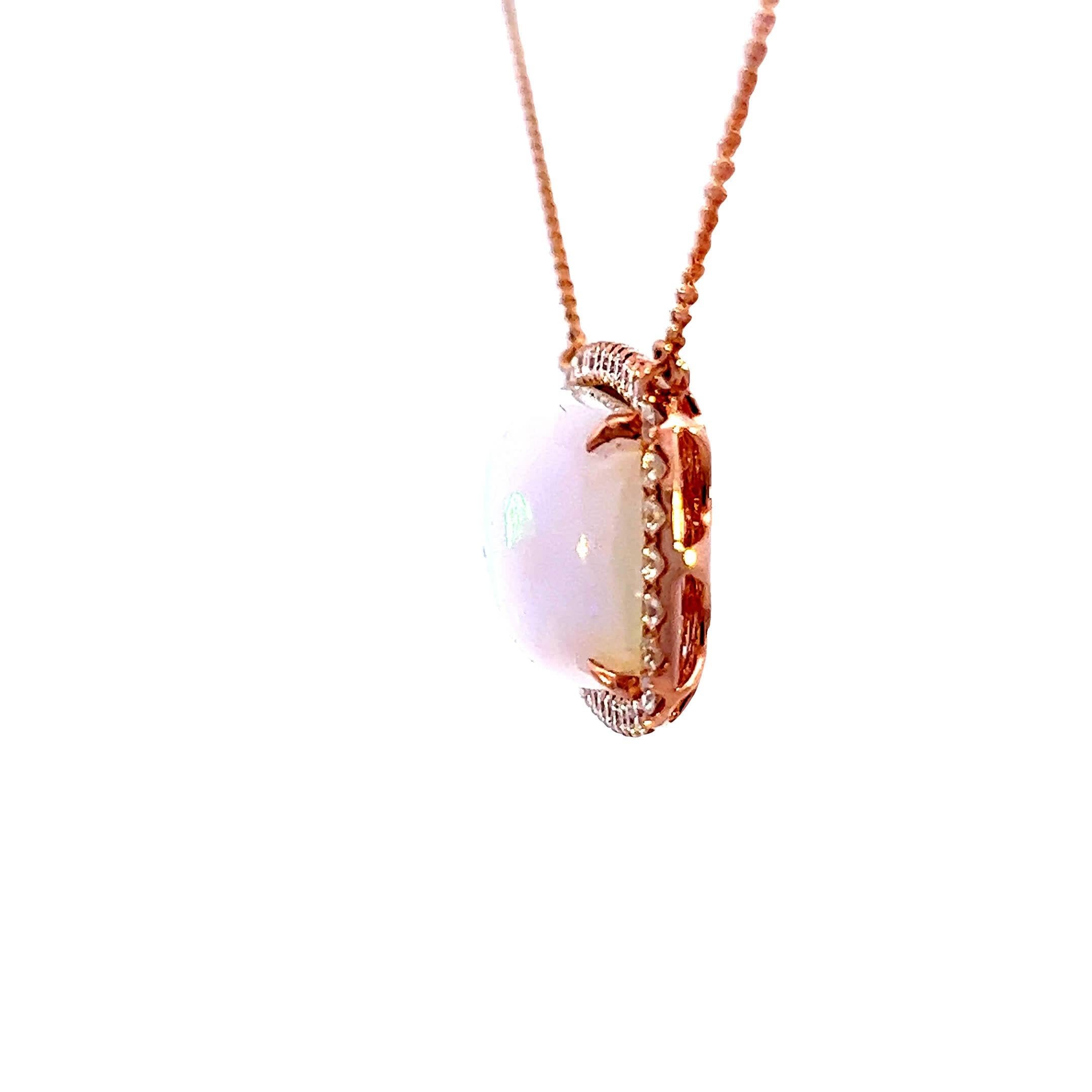 Donna Elegante ciondolo con opale e accenti di diamante in vendita