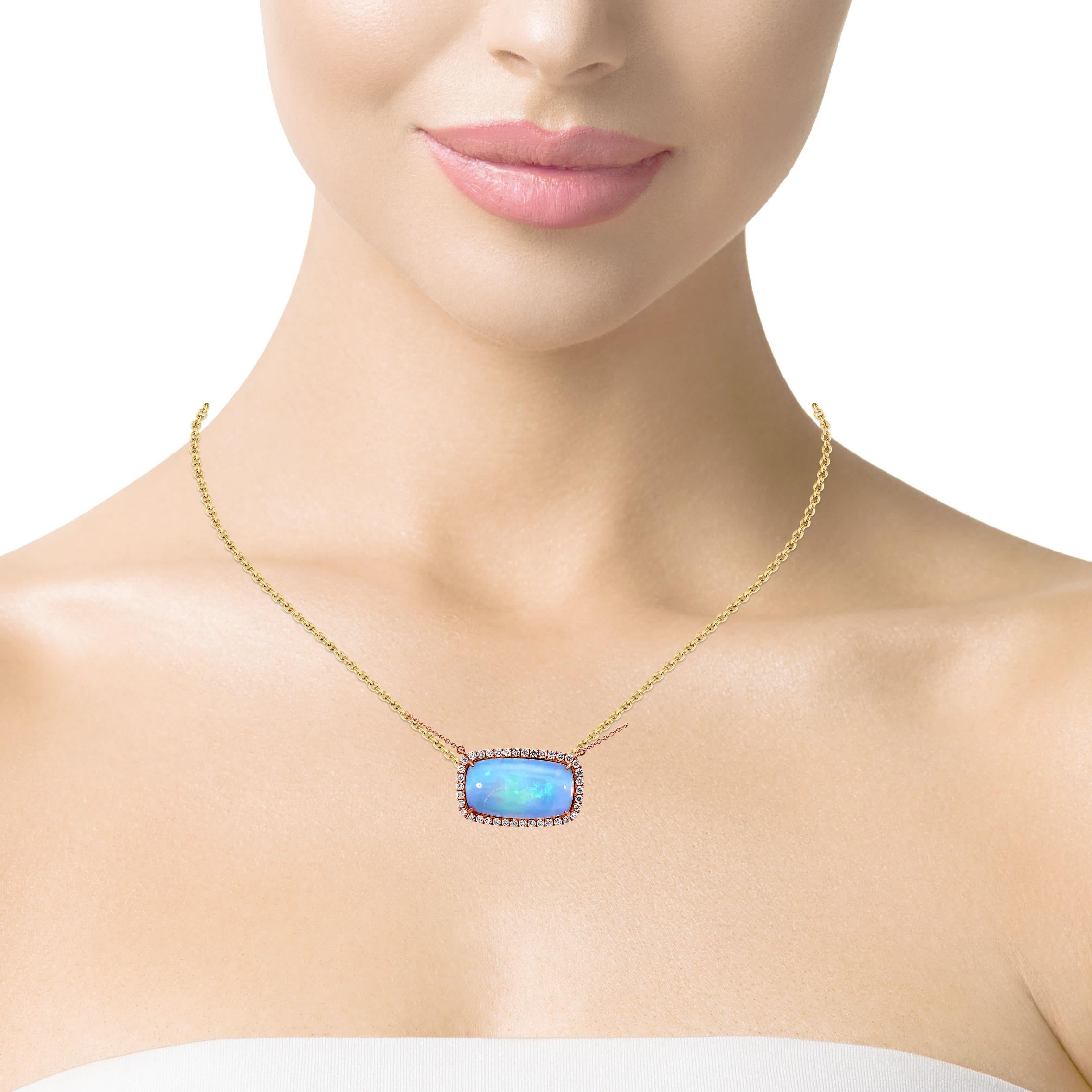 Elegante ciondolo con opale e accenti di diamante in vendita 1