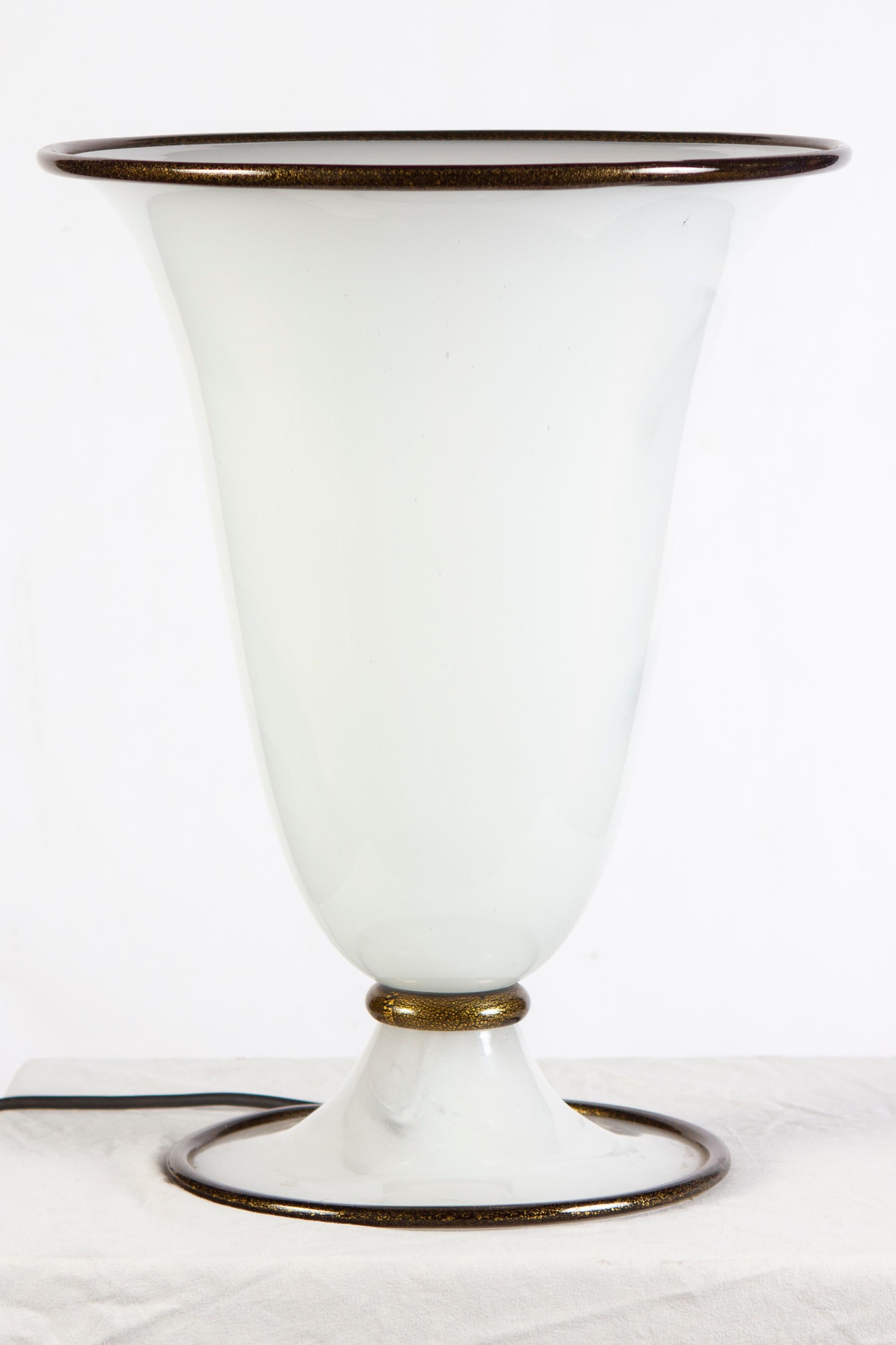 European Elegant Opaline Murano Glass Table Lamp by Barovier & Toso Primavera Model 1980' For Sale