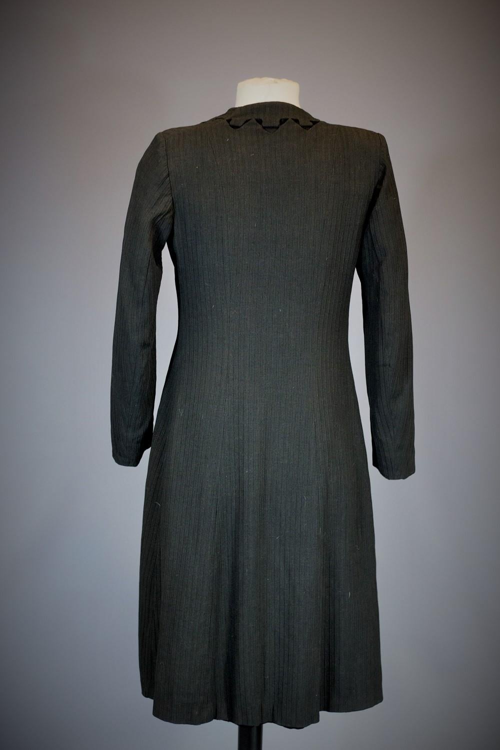 Women's Elegant Openwork Wool Crepe Evening Coat - France Circa 1935-1945 For Sale
