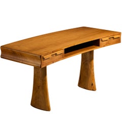 Elegance Bureau italien organique en noyer années 1950
