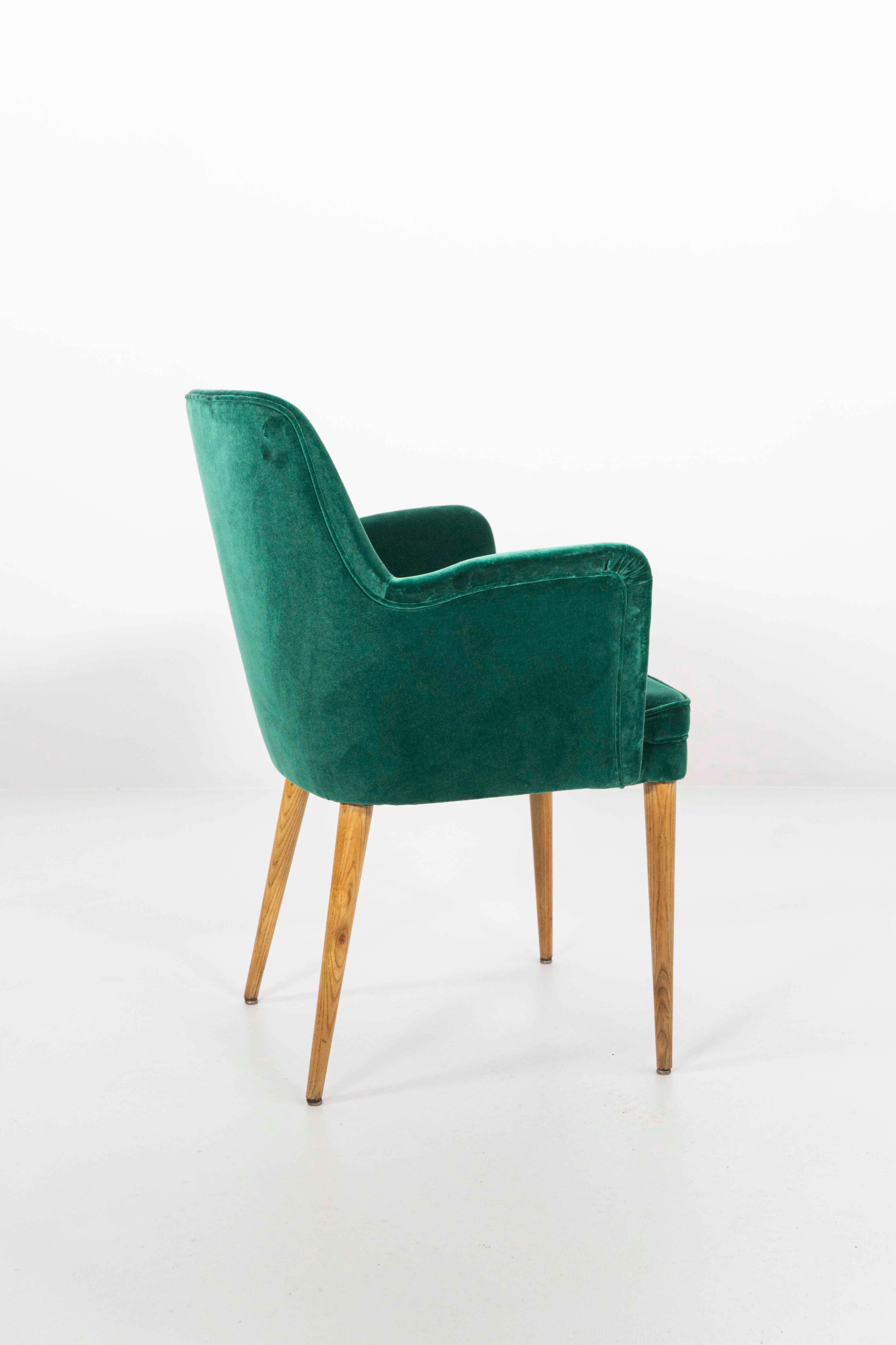 Italian Elegant Osvaldo Borsani Armchairs 'Model P35', 1948 For Sale