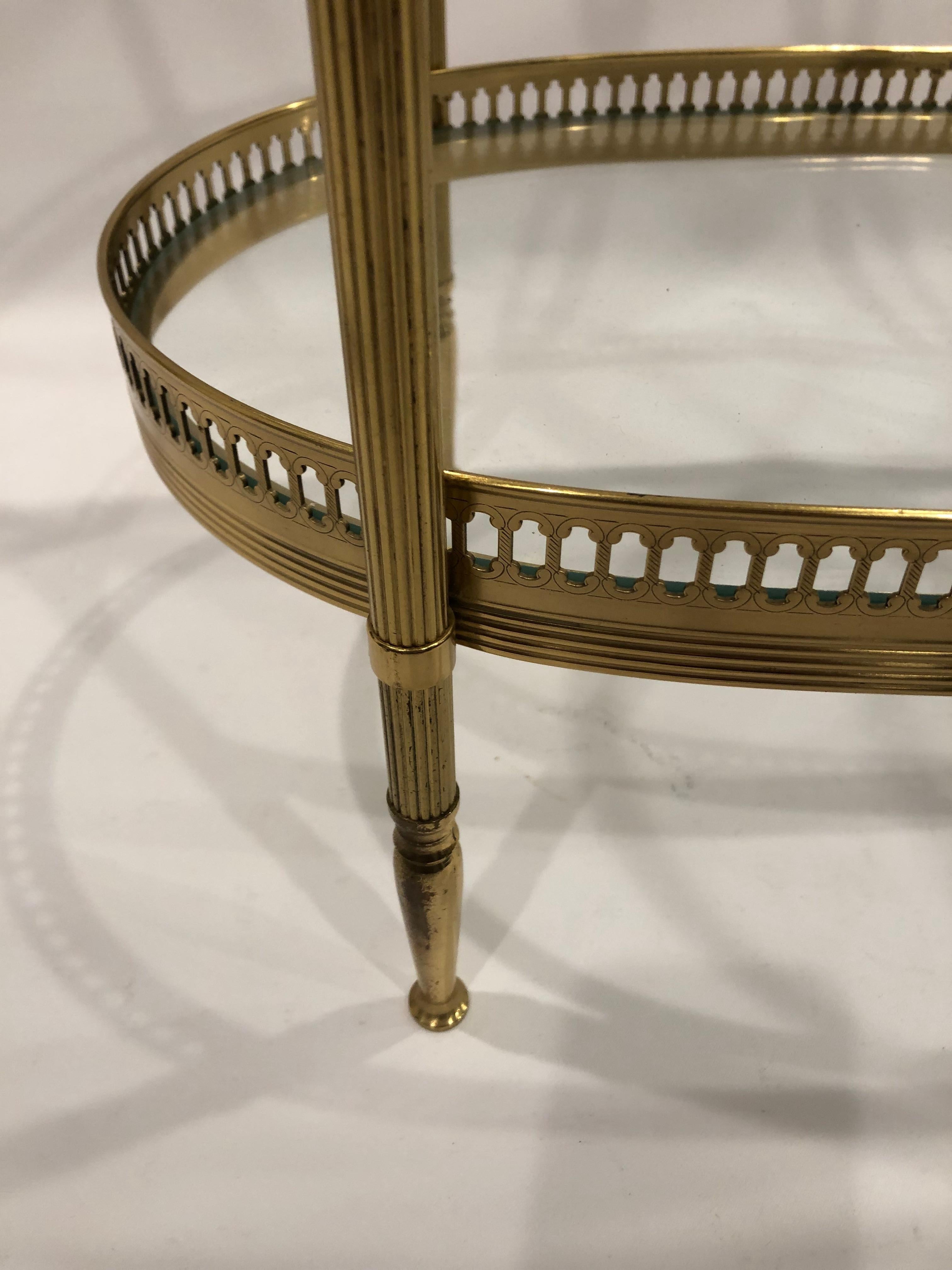 Elegant Oval Brass & Glass 3 Tiered Side Table In Good Condition In Hopewell, NJ