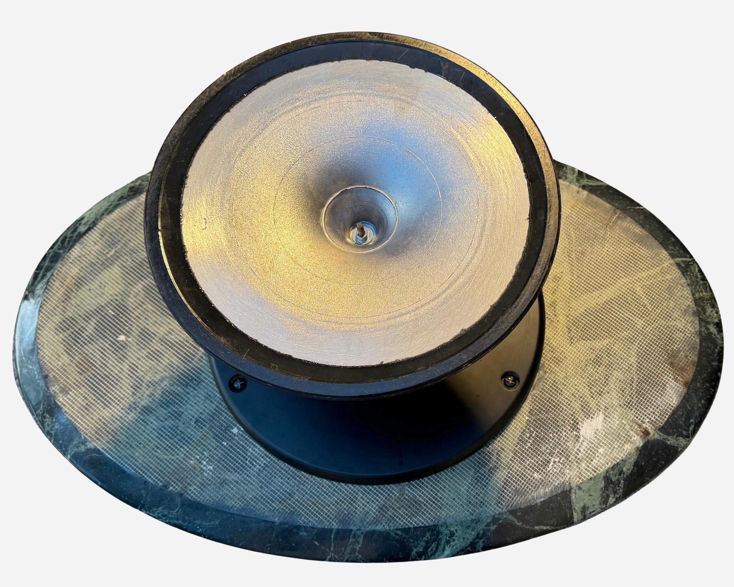 Élégante table basse ovale, par Eero Saarinen, Knoll International, USA circa 1970 Bon état - En vente à Paris, FR