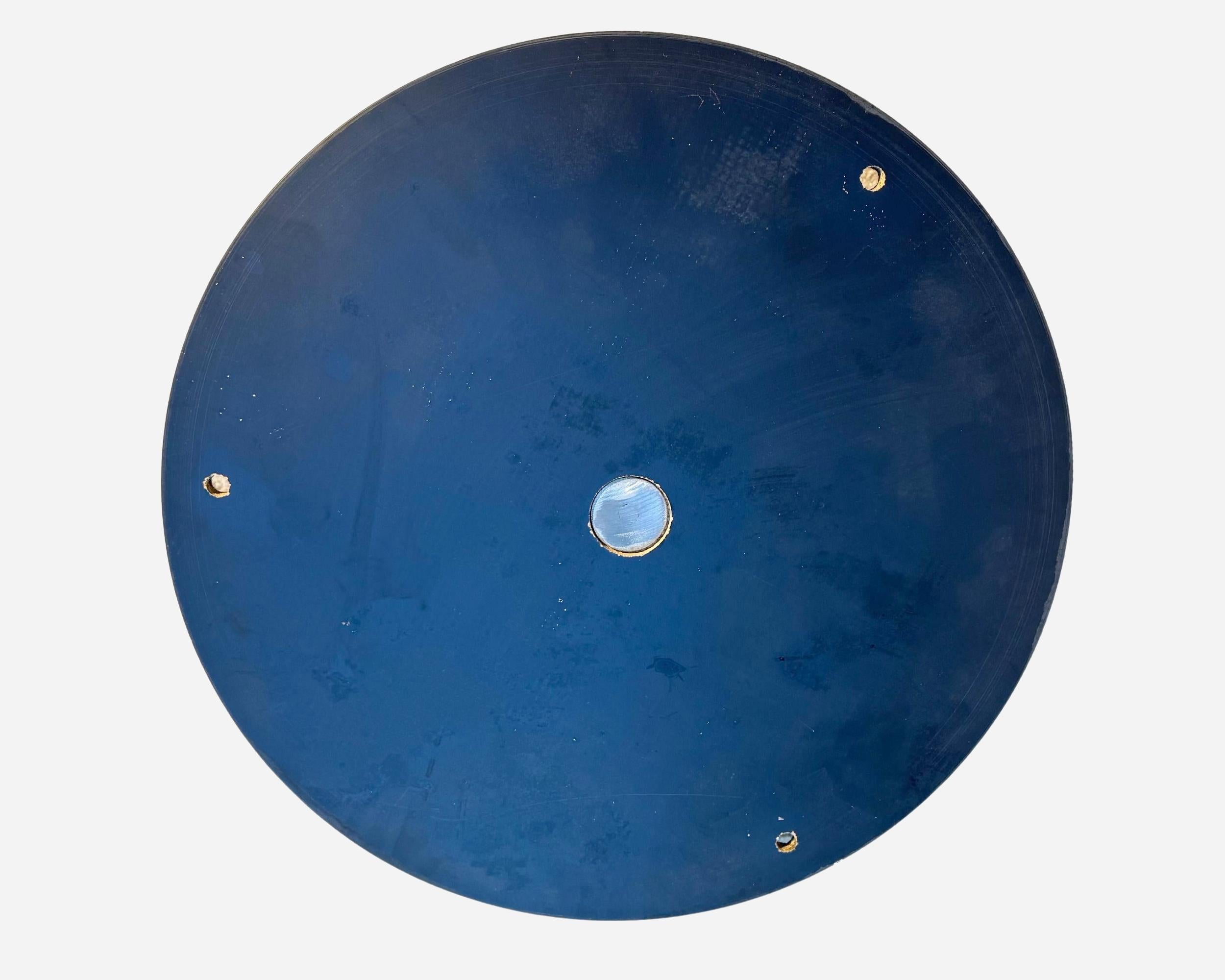 Fin du 20e siècle Élégante table basse ovale, par Eero Saarinen, Knoll International, USA circa 1970 en vente