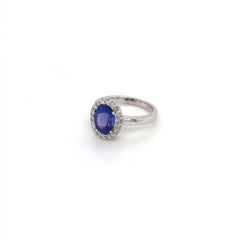Elegant Oval Tanzanite 2.27 Carat Diamond 18 Karat White Gold Ring