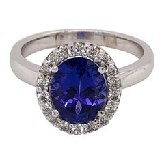 Elegant Oval Tanzanite 2.27 Carat Diamond 18 Karat White Gold Ring Elegant Oval Tanzanite 2.27 Carat Diamond 18 Karat White Gold Ring